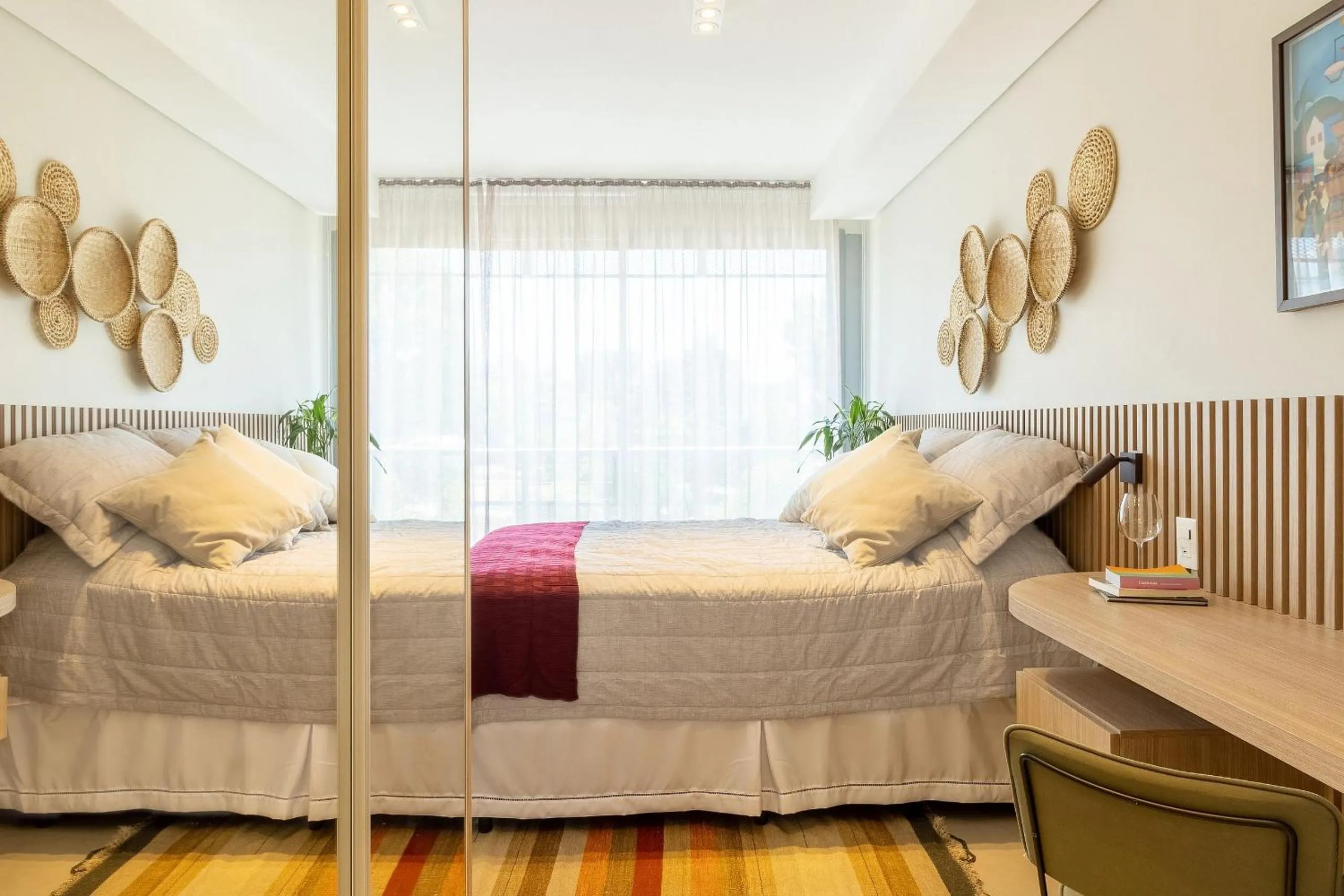 Bedroom, Bed in Pop Grafite