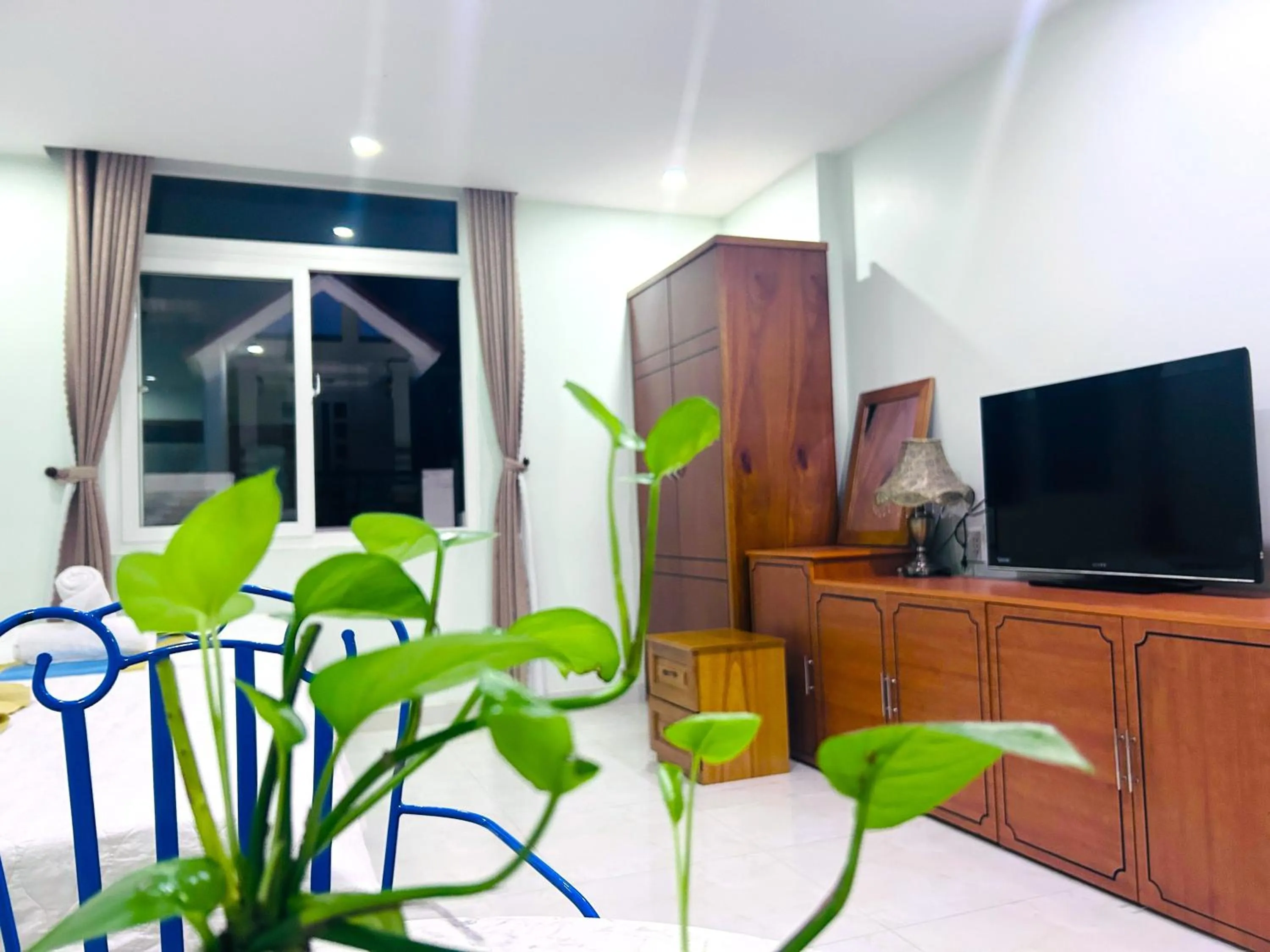 Communal lounge/ TV room in TNH Hotel Vung Tau