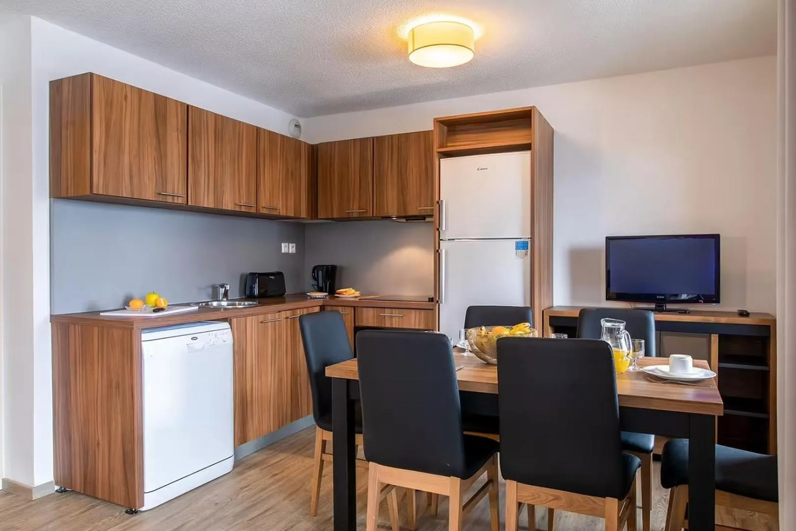 Kitchen or kitchenette in Résidence Les Terrasses d'Isola 2000