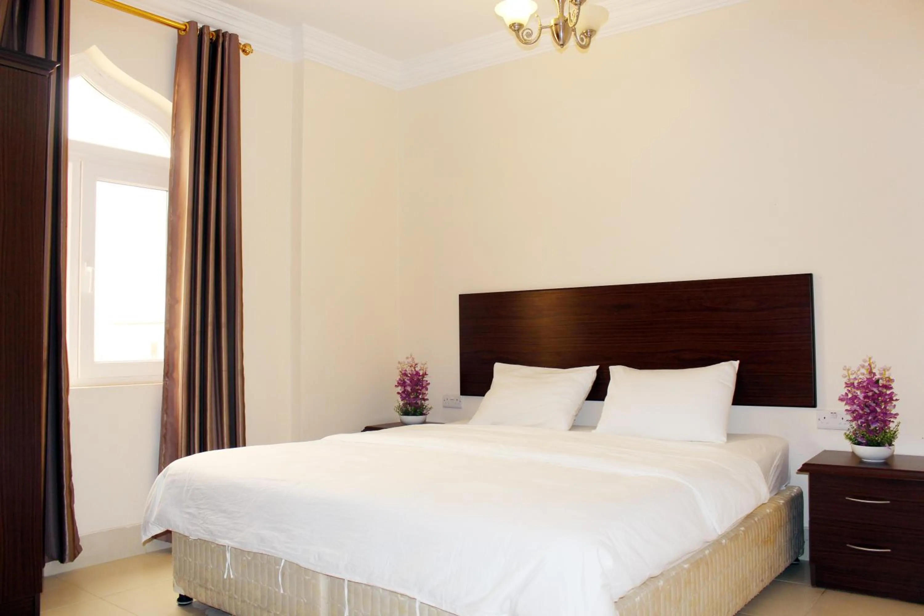 Photo of the whole room, Bed in Al Noor Furnished Flats