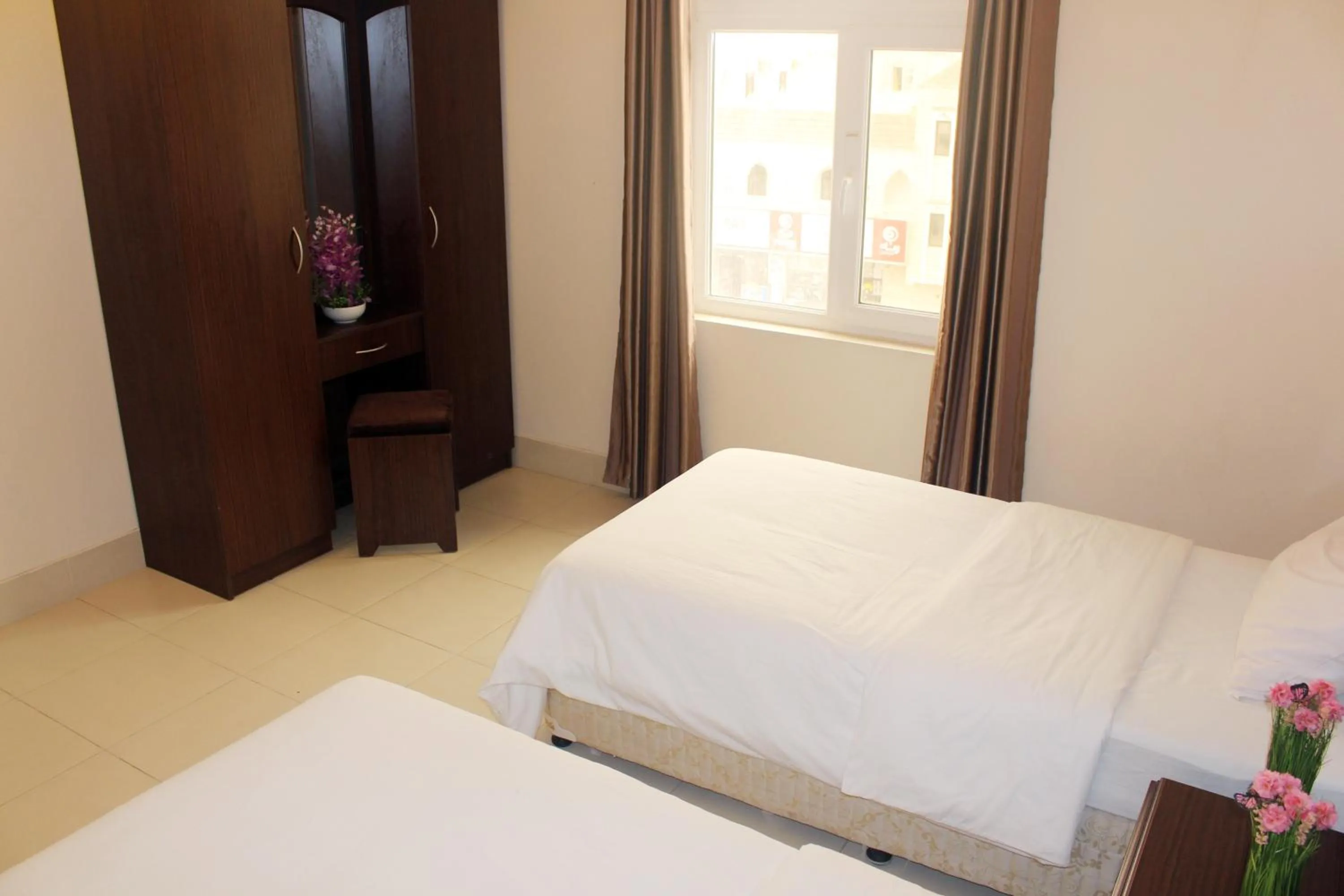 Photo of the whole room, Bed in Al Noor Furnished Flats