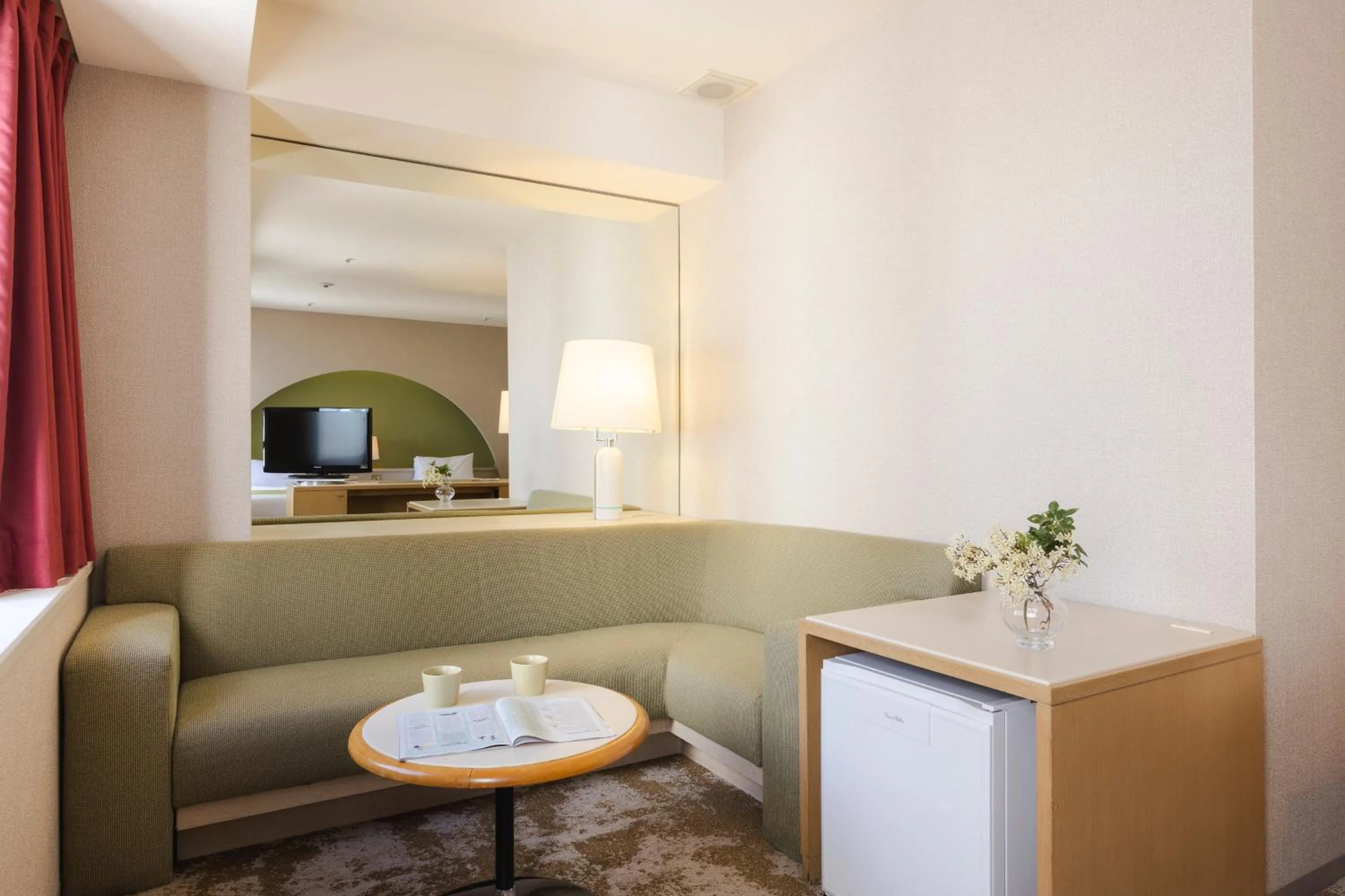 Photo of the whole room in Shinjuku Washington Hotel Annex