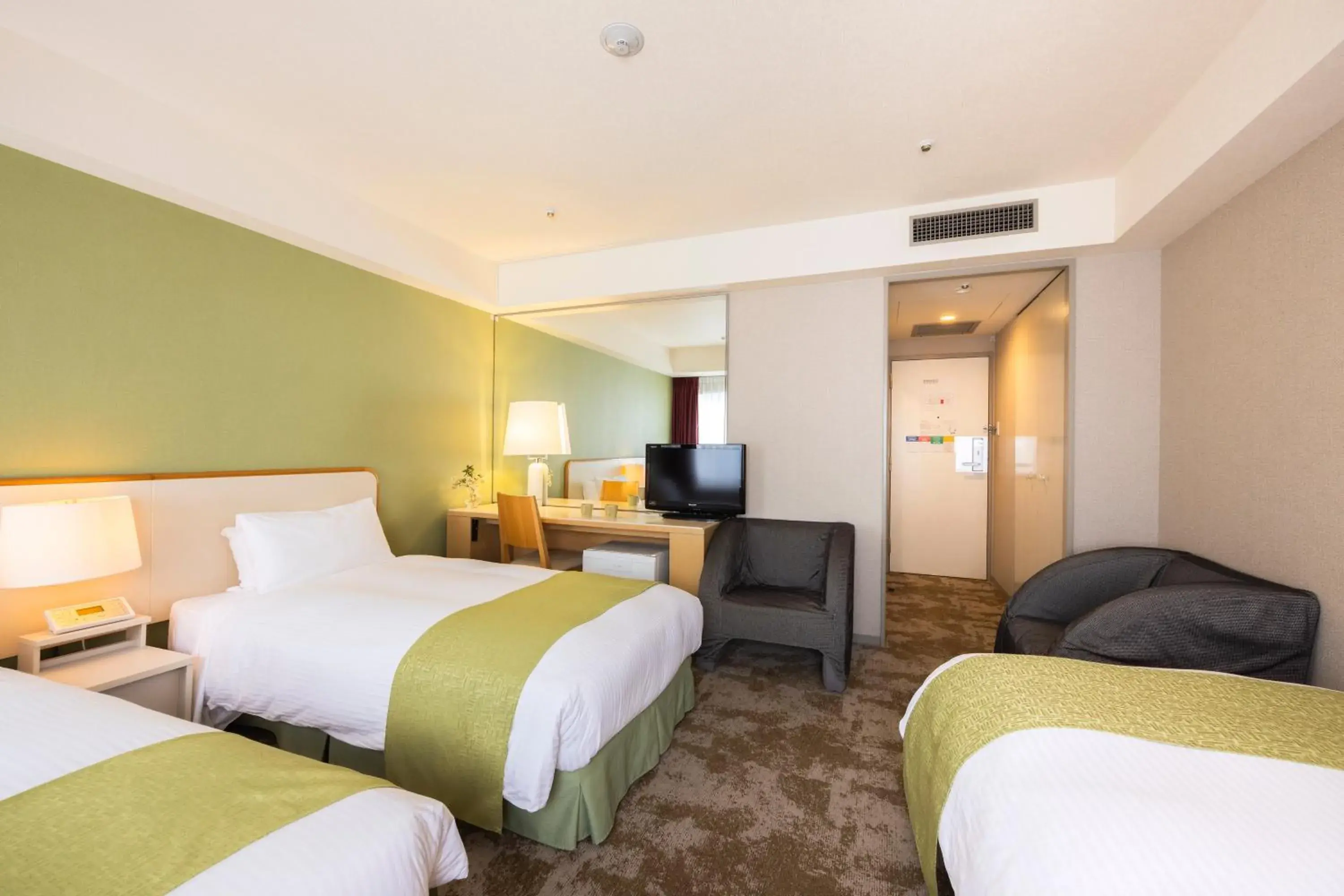 Triple Room in Shinjuku Washington Hotel Annex Triple Room in Shinjuku Washington Hotel Annex