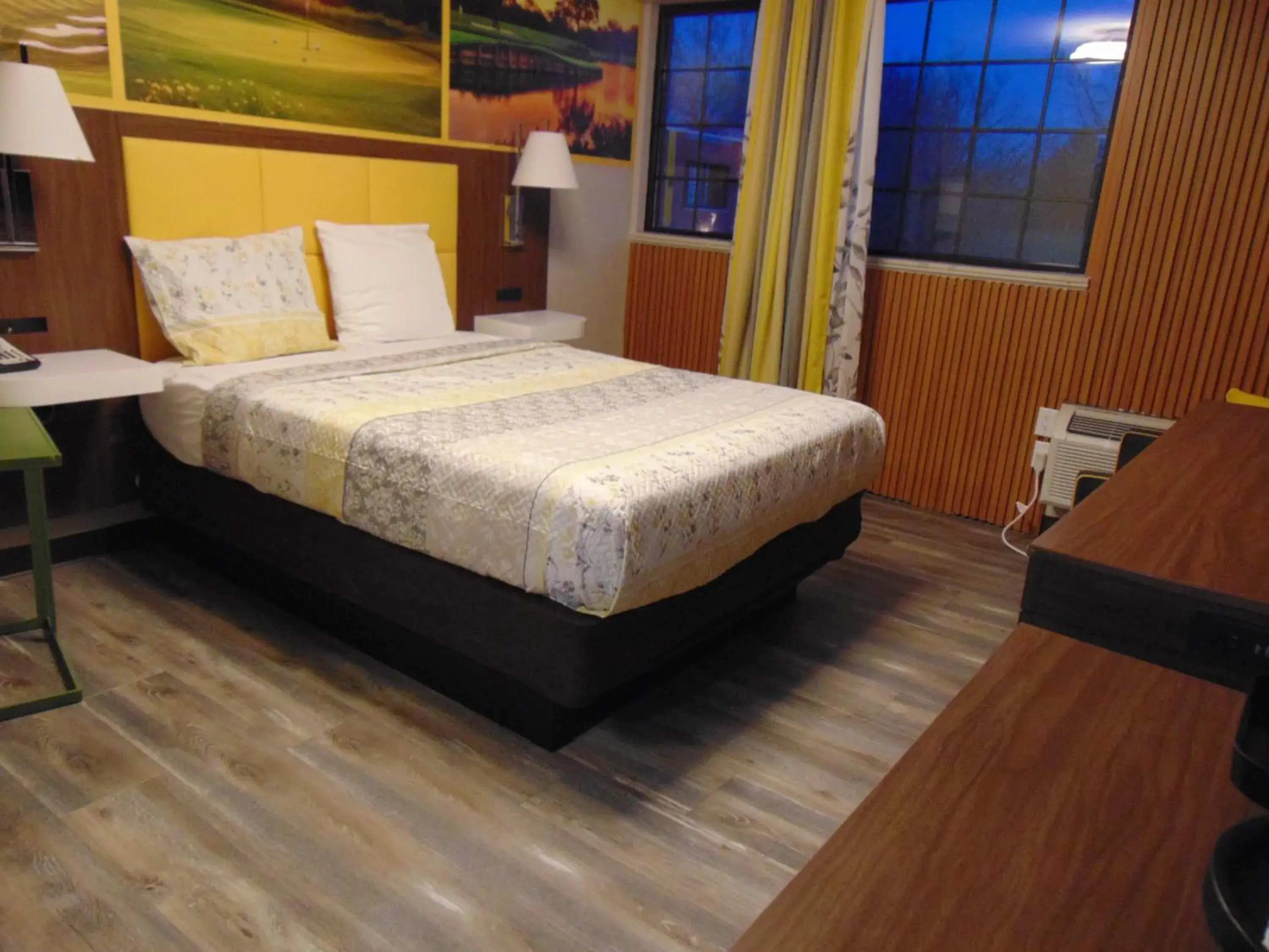 One Queen Accessible in THE GOLFERS INN One Queen Accessible in THE GOLFERS INN