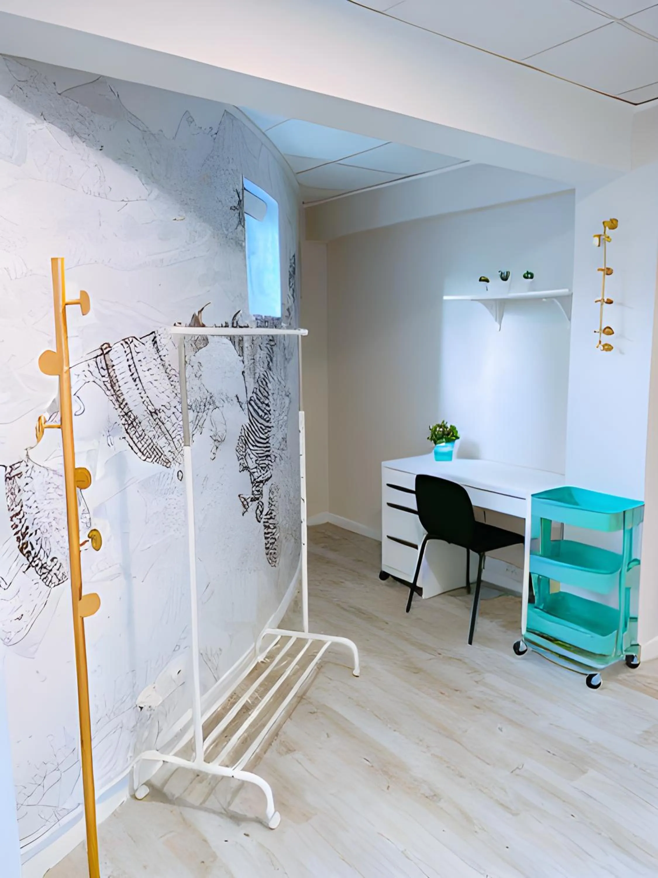 Guests in Pillows CoLiving