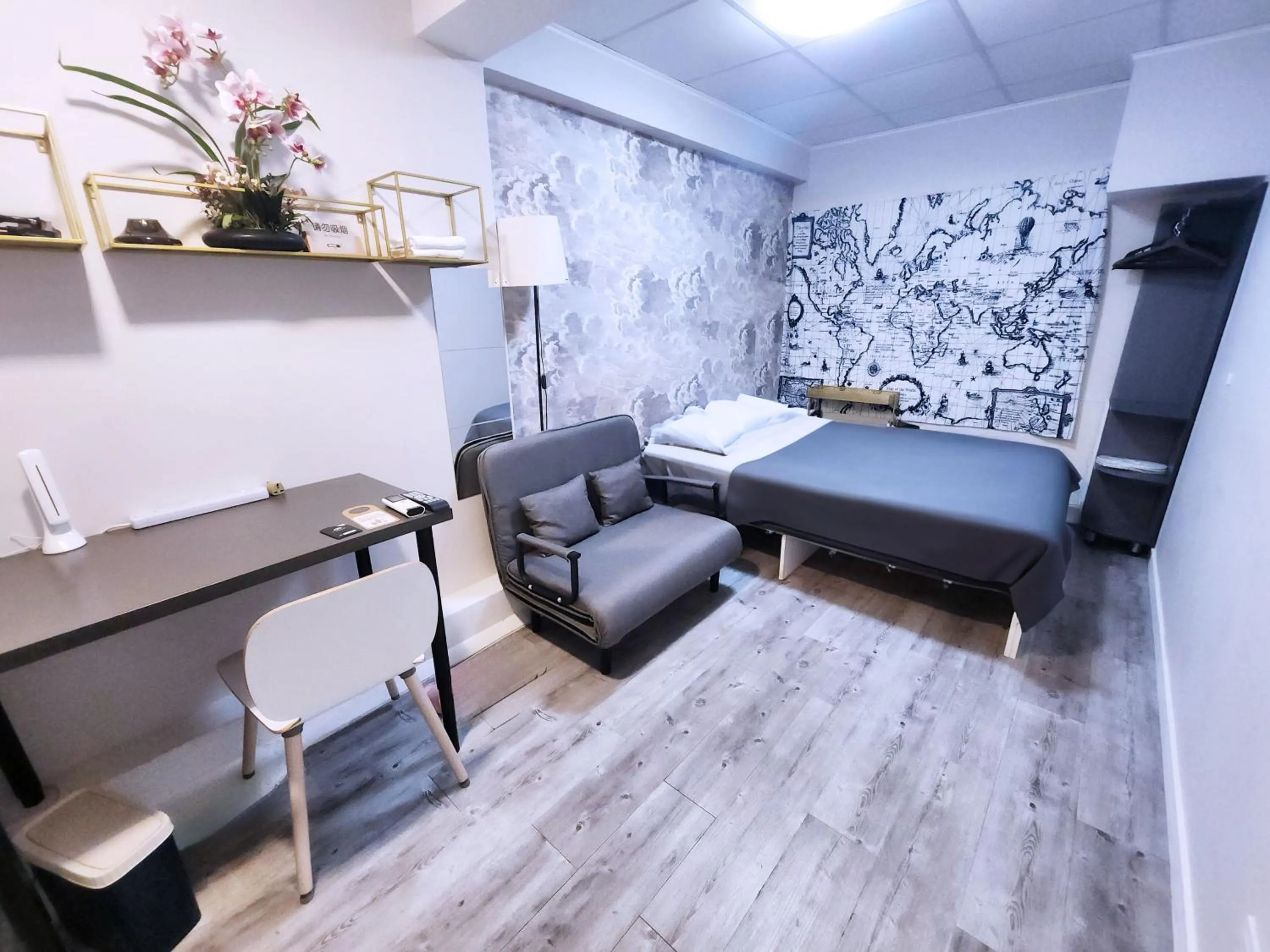 Family, Bed in Pillows CoLiving