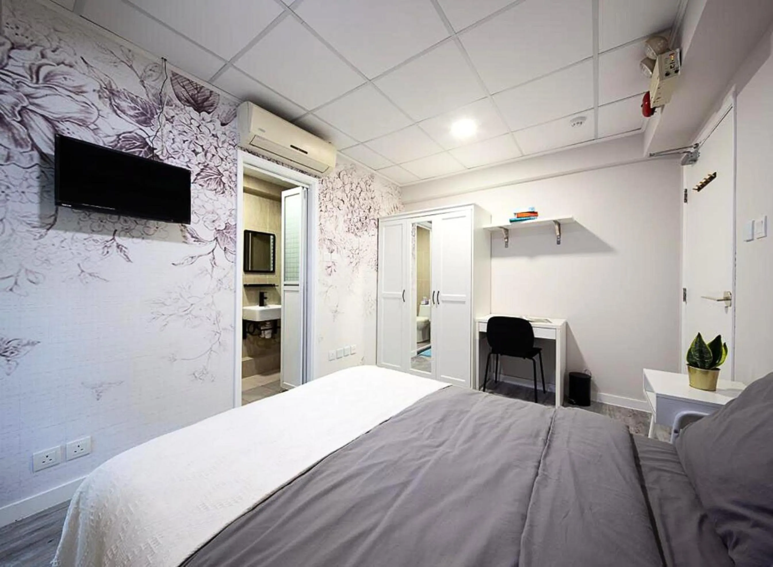 Bed in Pillows CoLiving