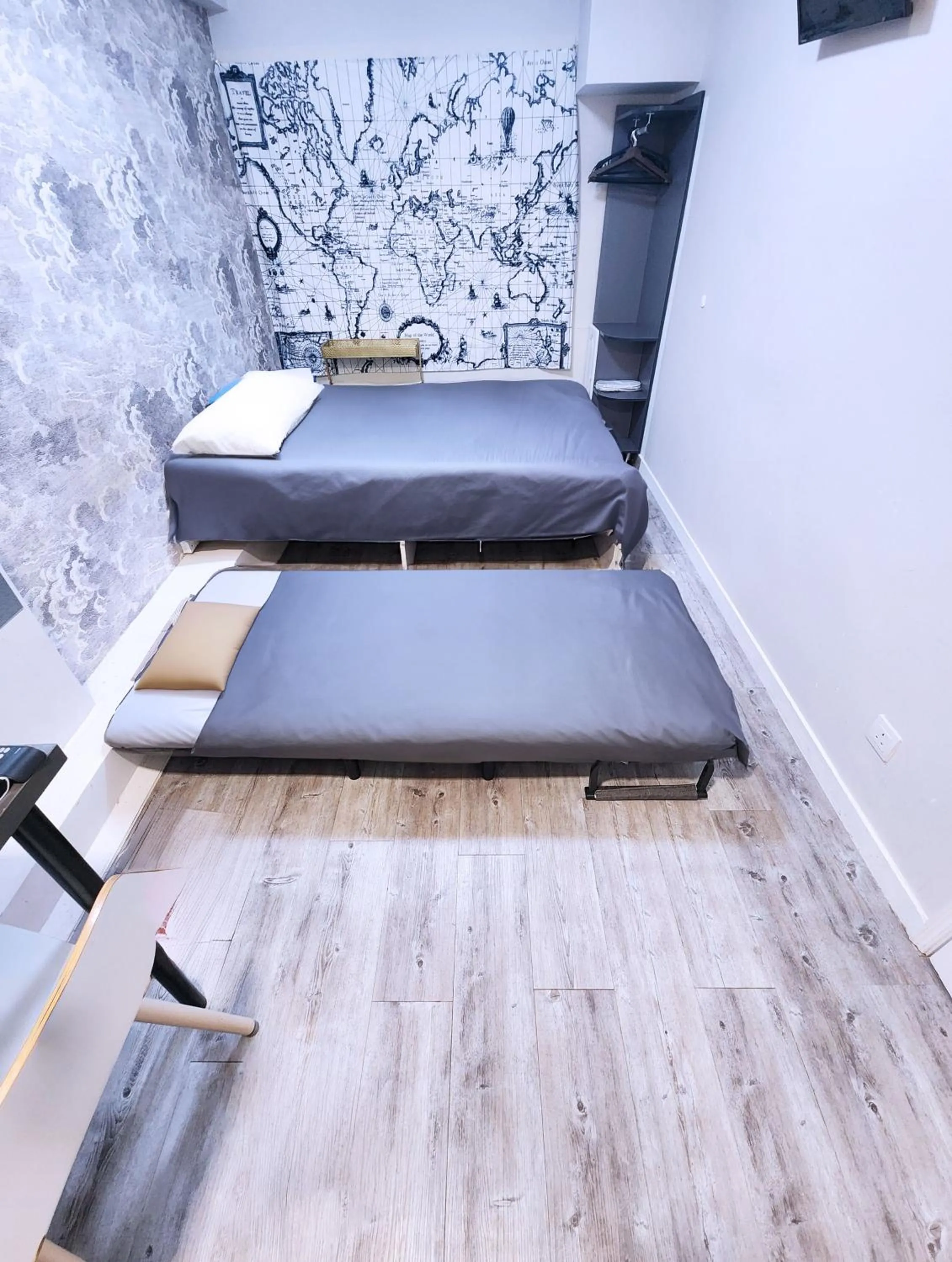 Family, Bed in Pillows CoLiving