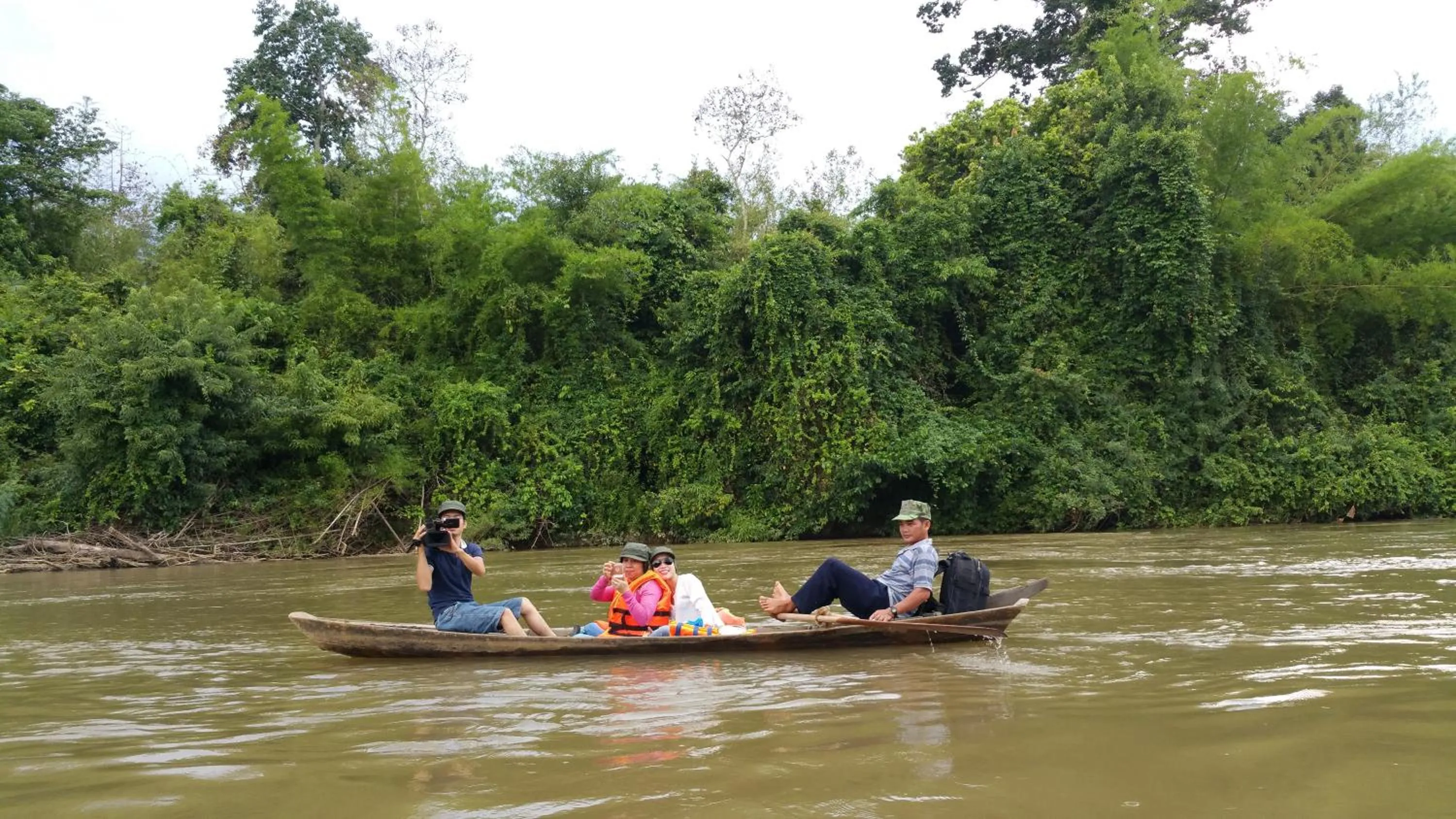 Canoeing in Cat Tien Jungle Lodge