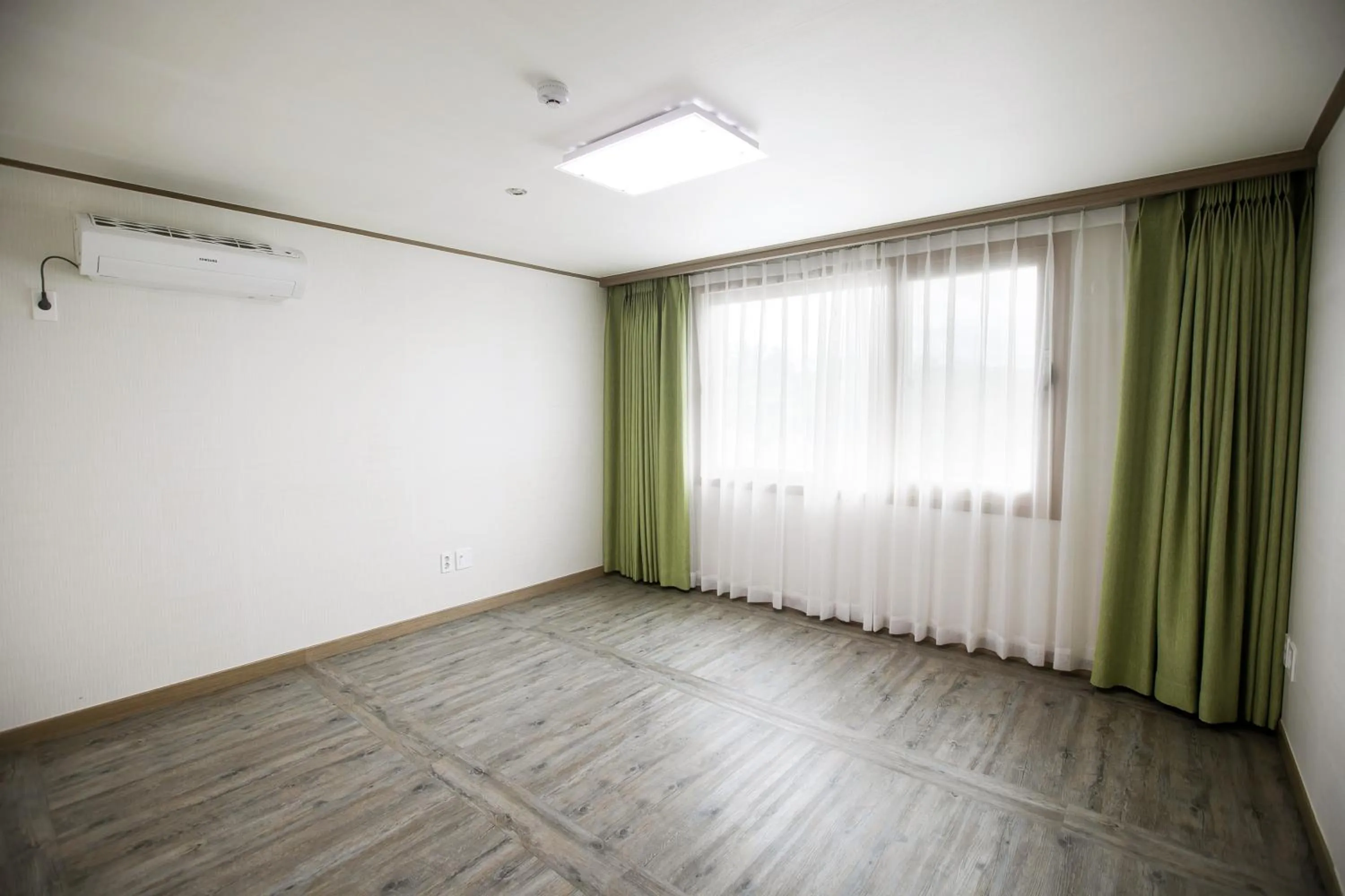 Photo of the whole room in Suandsu Resort