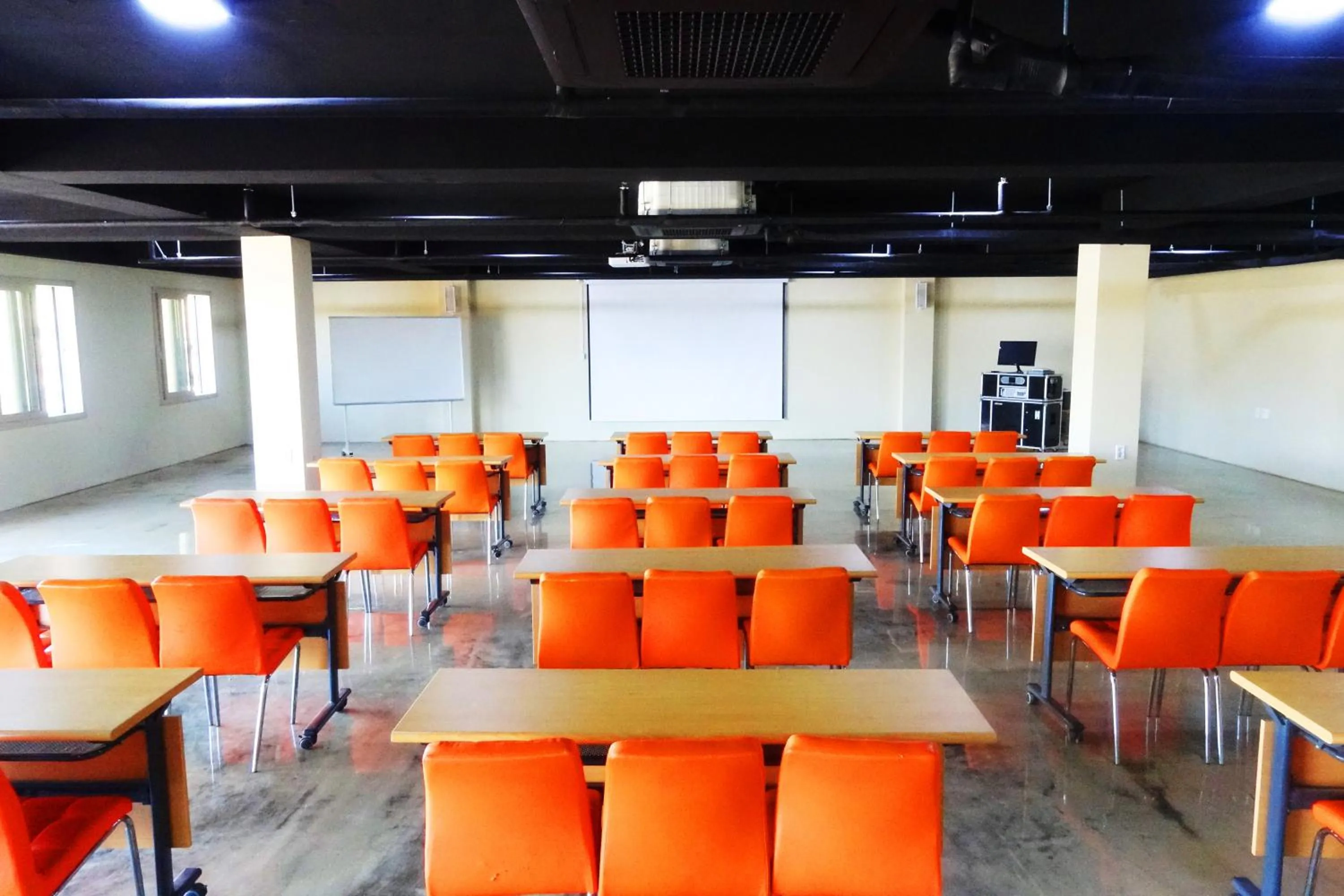 Business facilities in Suandsu Resort