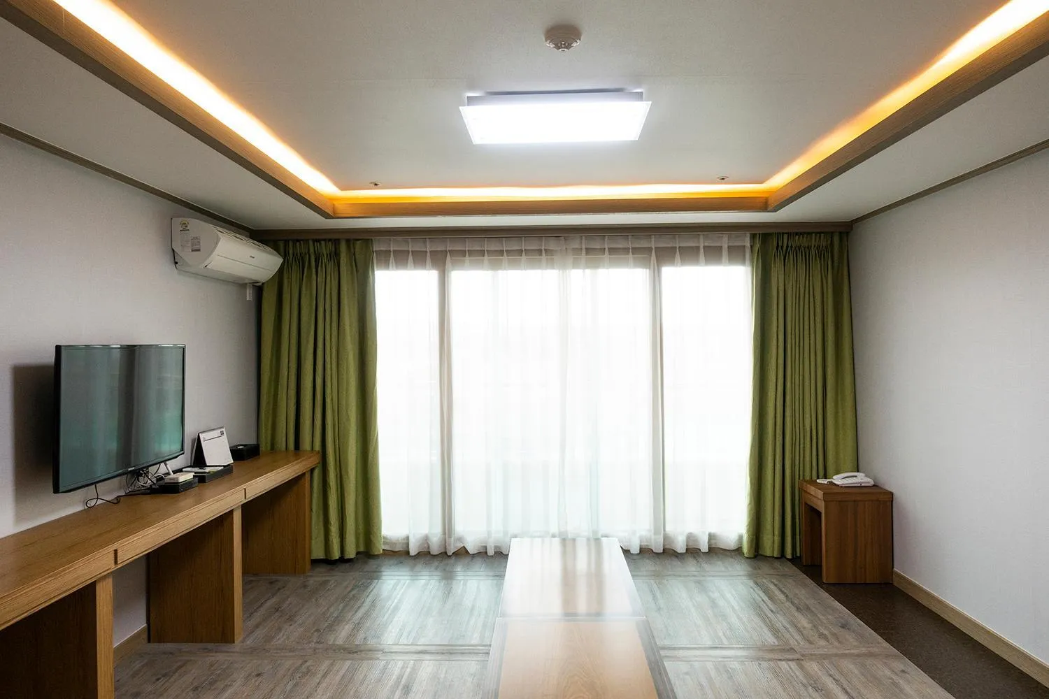 TV/Entertainment Center in Suandsu Resort