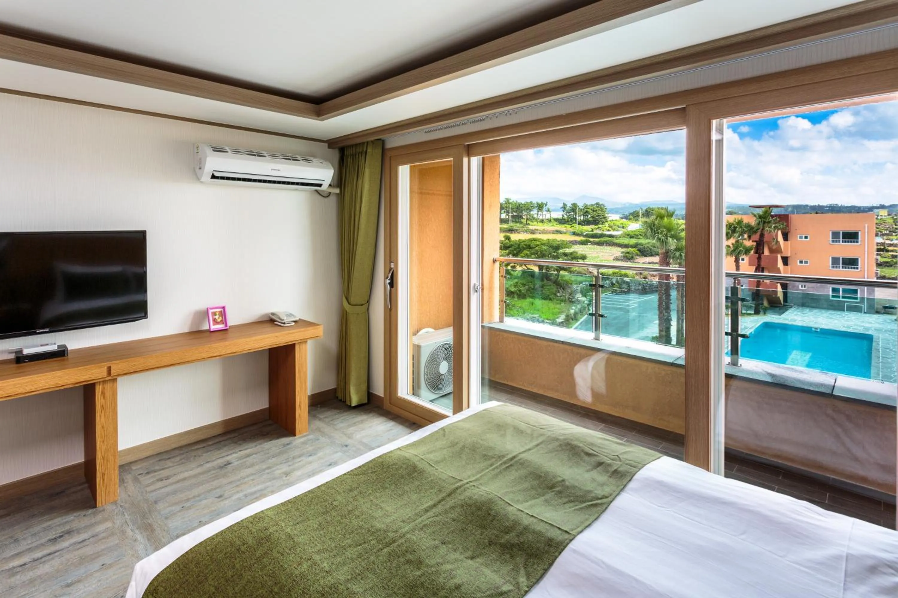 View (from property/room), TV/Entertainment Center in Suandsu Resort