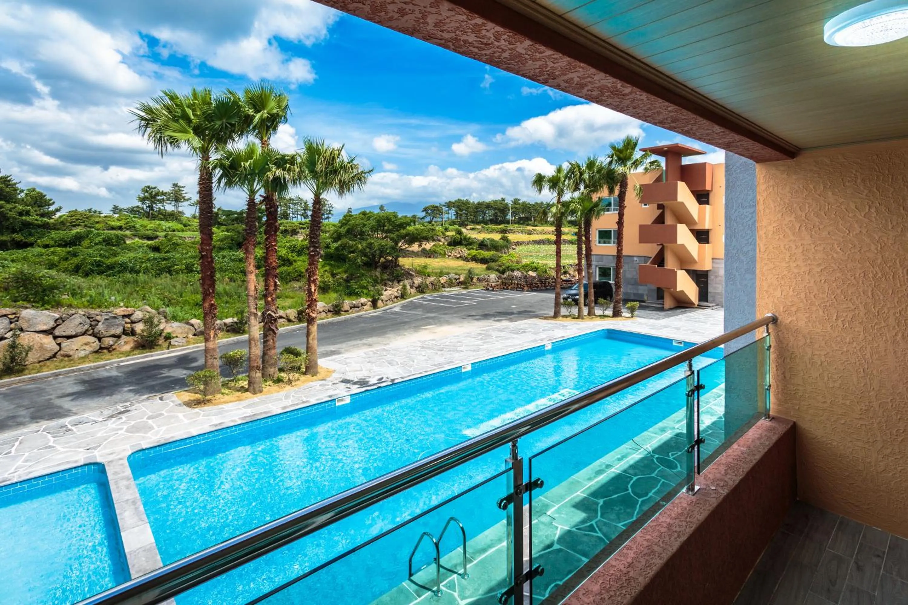 Swimming Pool in Suandsu Resort