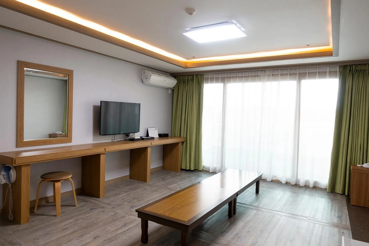 TV/Entertainment Center in Suandsu Resort