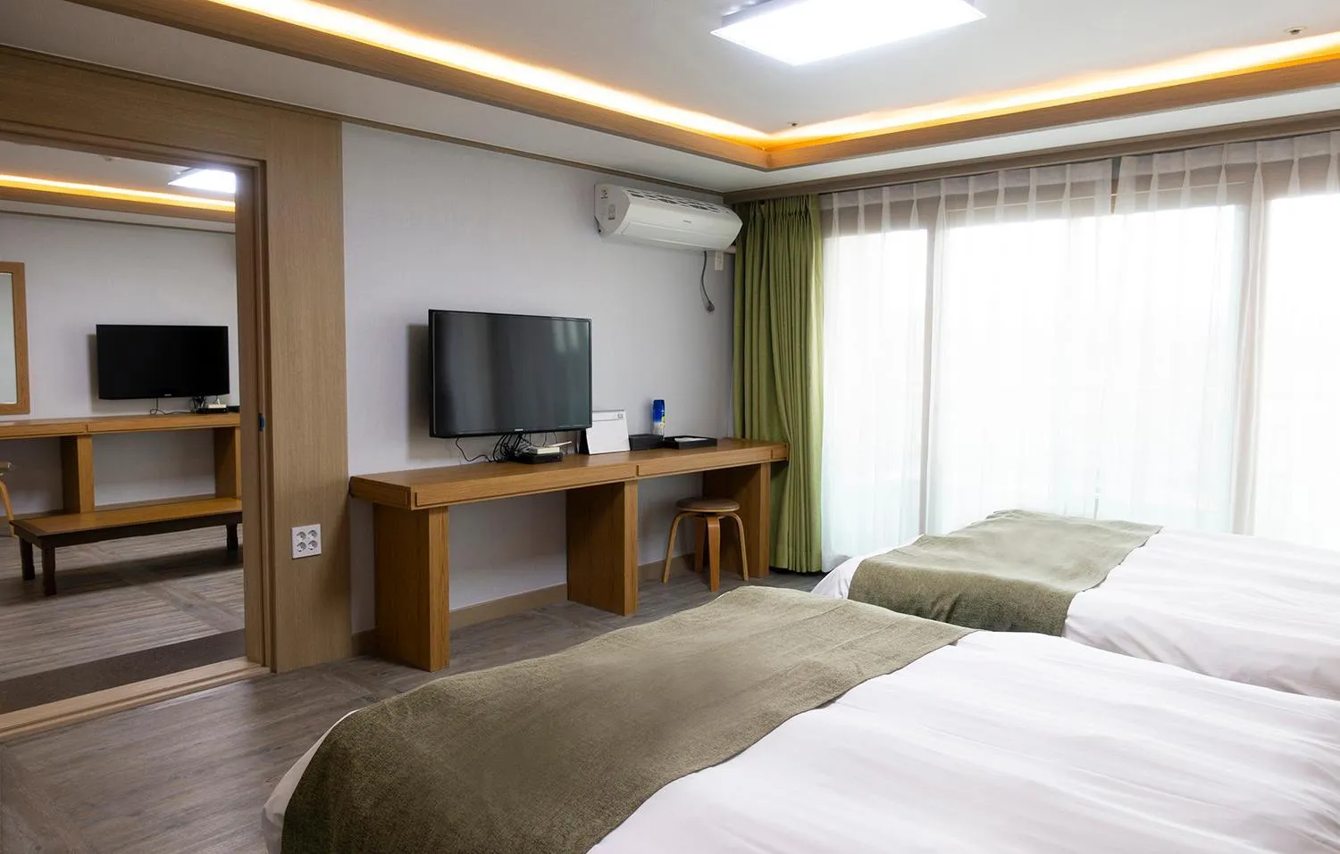 TV/Entertainment Center in Suandsu Resort