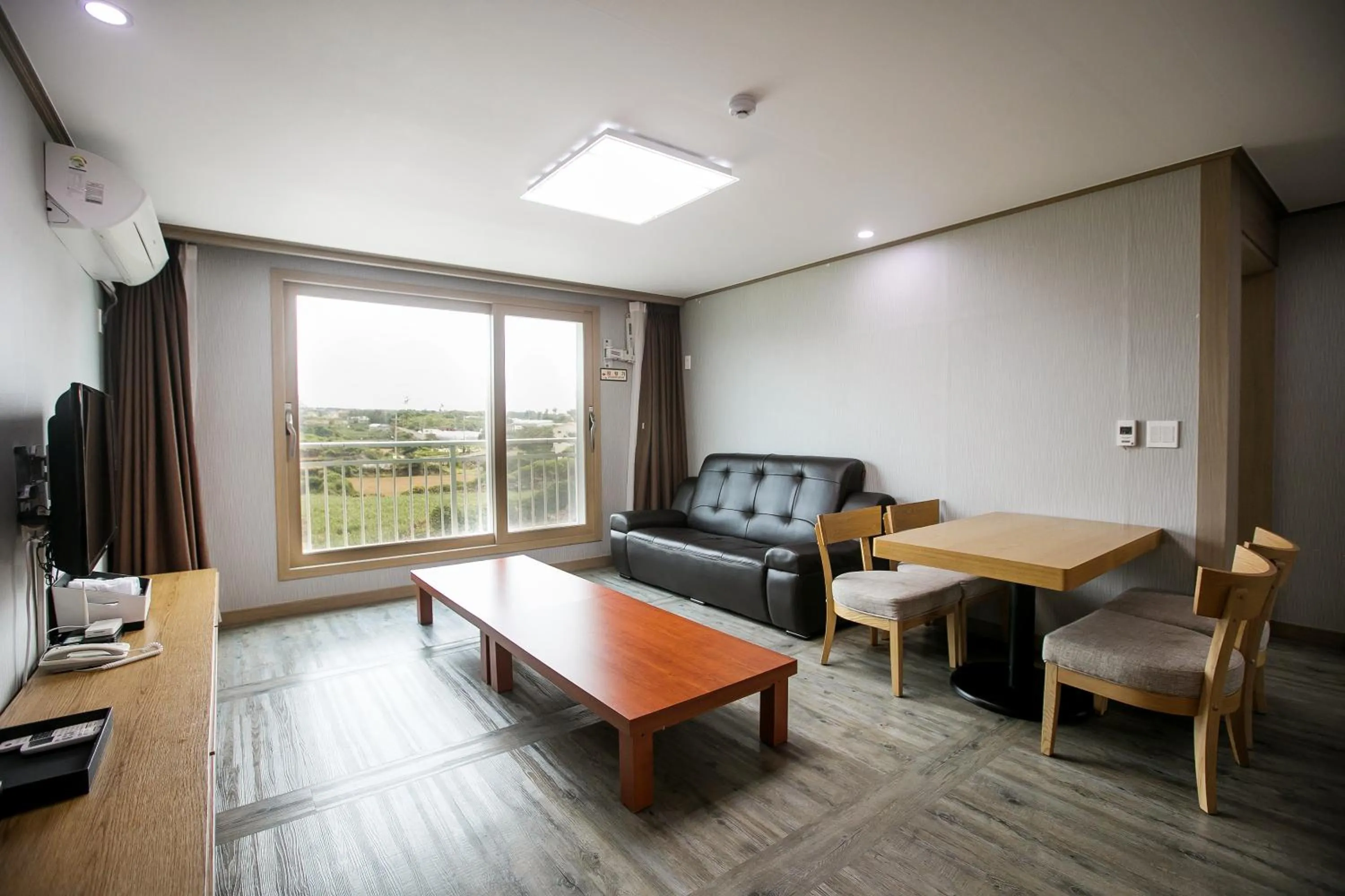 Living room, Seating Area in Suandsu Resort