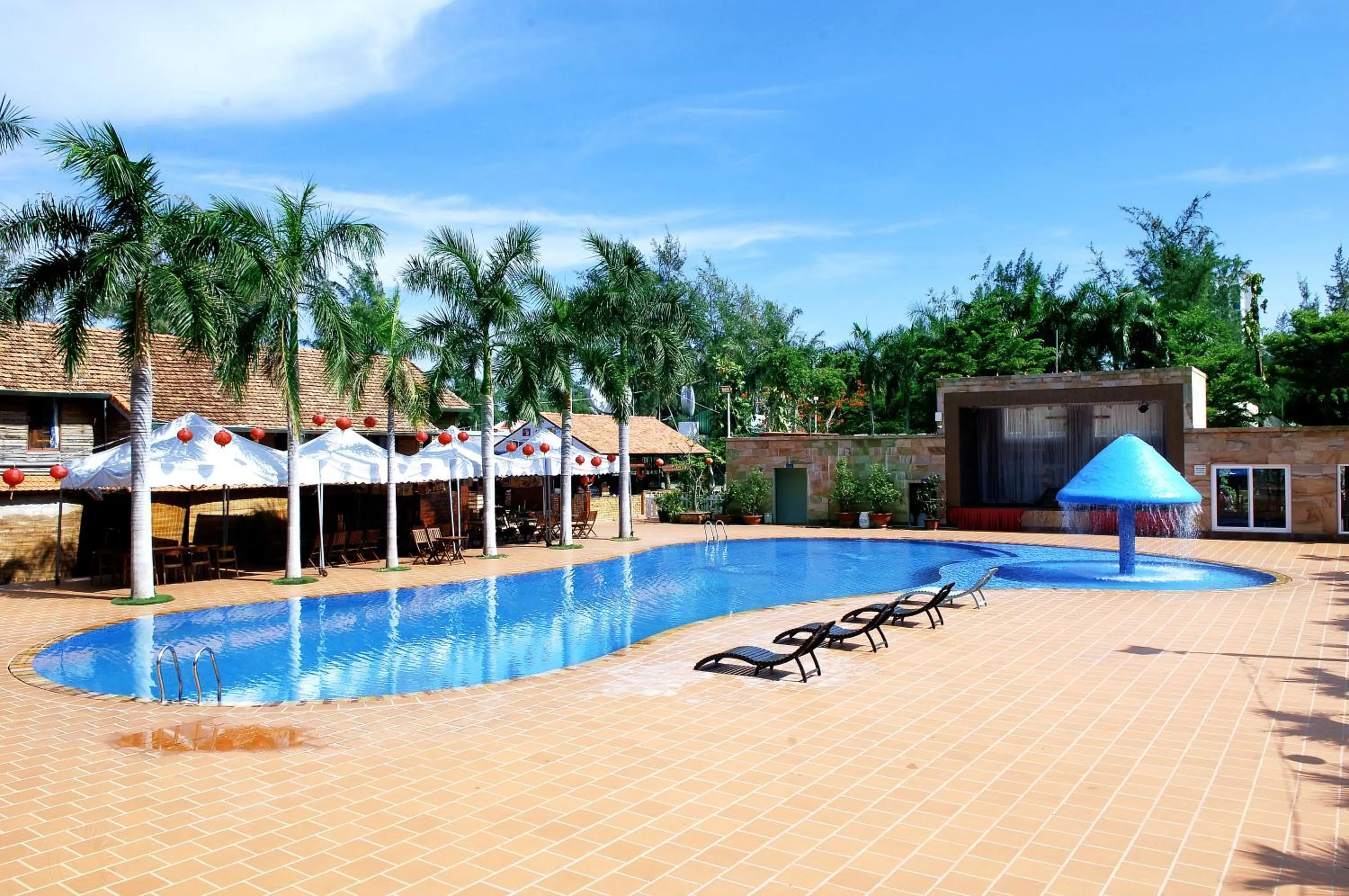 Swimming pool in New Wave Vung Tau Hotel