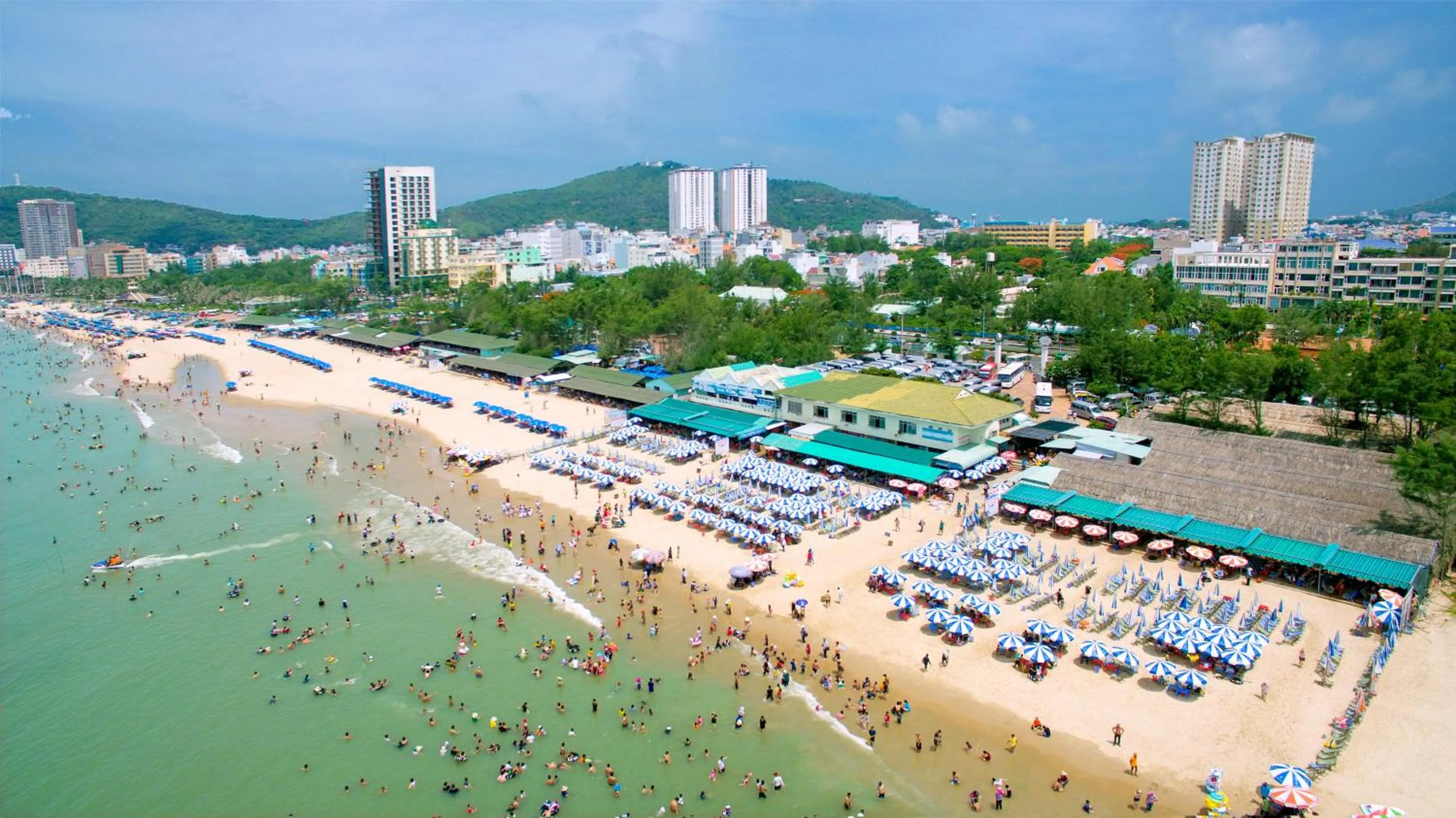 Beach in New Wave Vung Tau Hotel