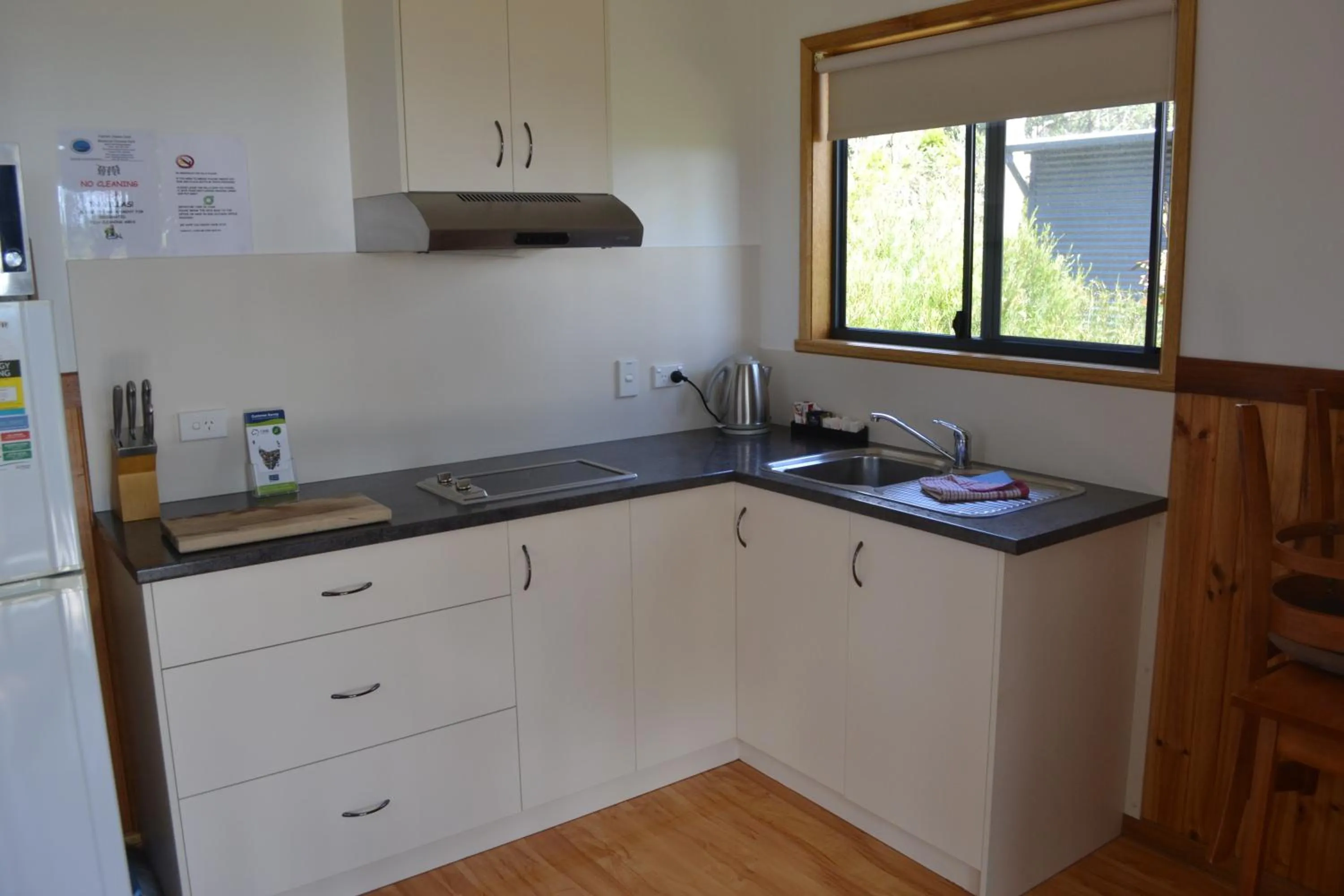 Kitchen or kitchenette in Captain Cook Holiday Park