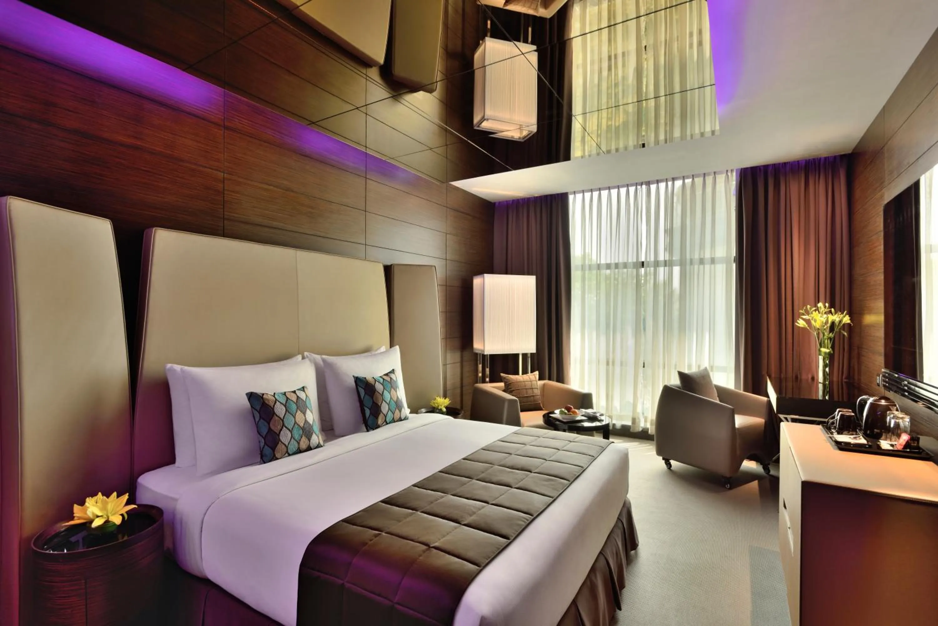 Bedroom, Bed in Radisson Blu Atria Bengaluru
