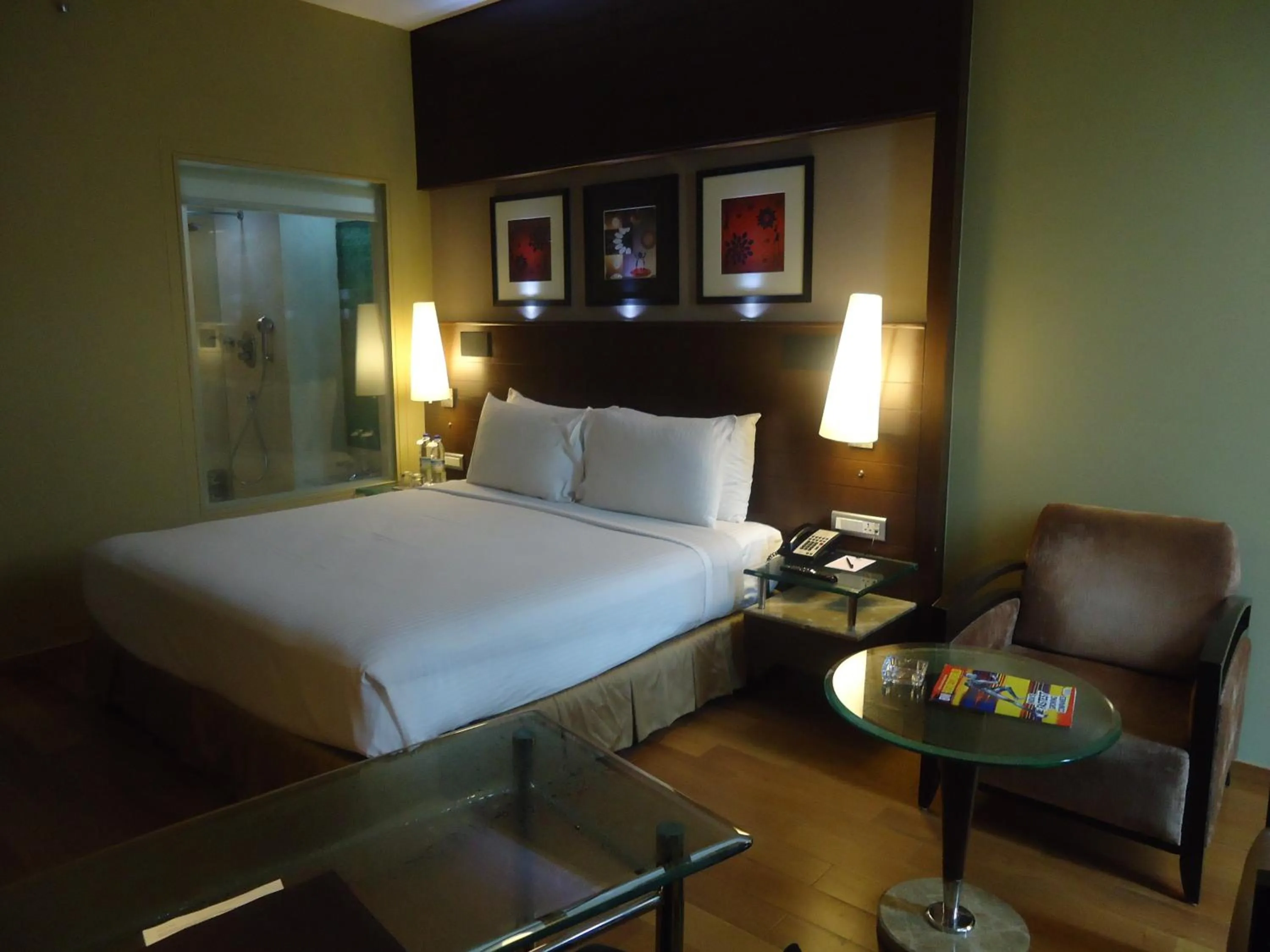 Bed in Radisson Blu Atria Bengaluru