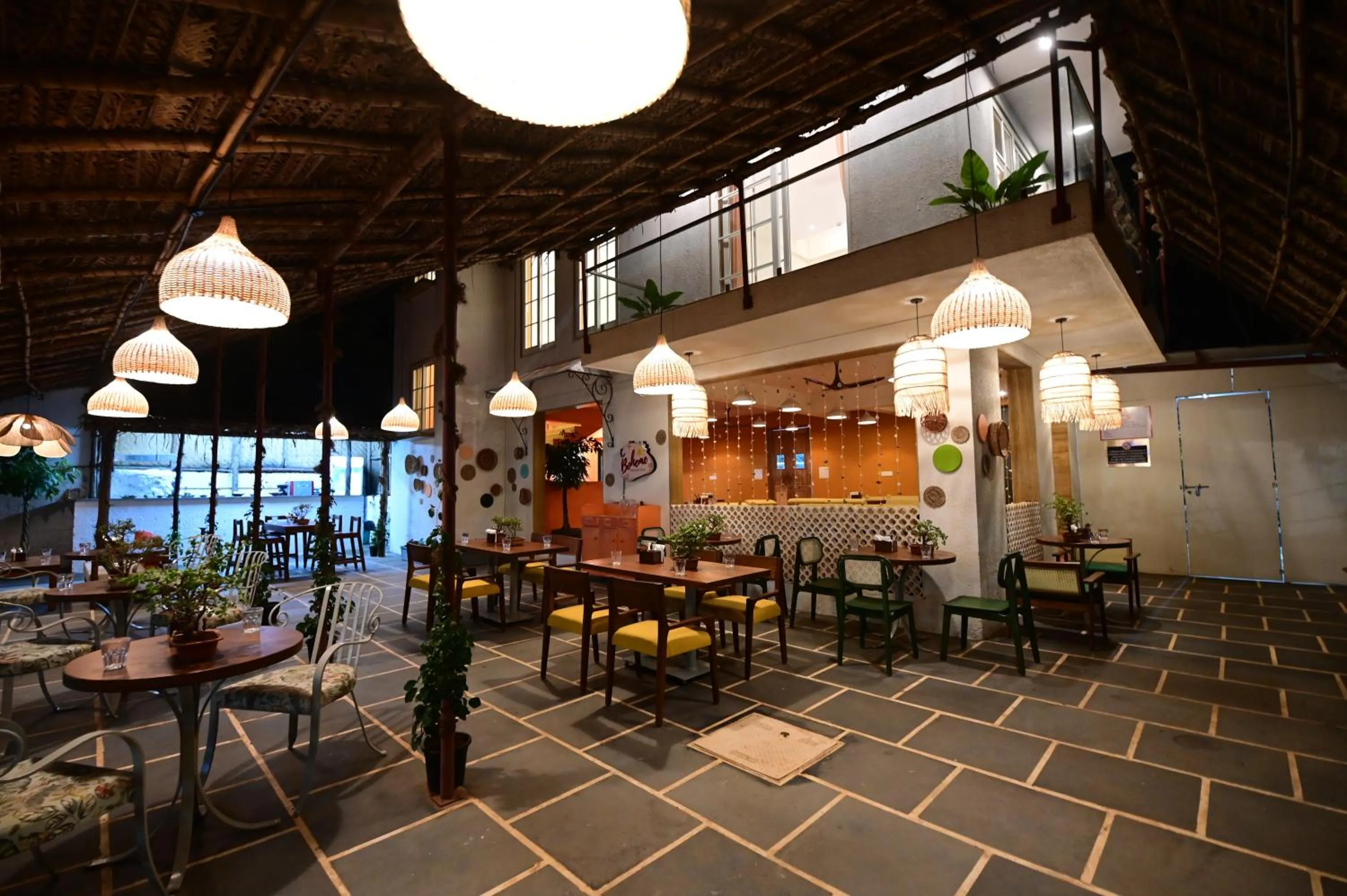 Restaurant/places to eat in Boheme