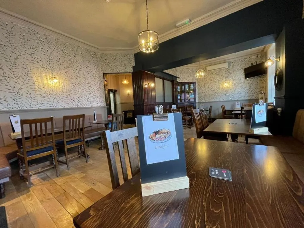 Dining area in OYO The Station Hotel Penrith
