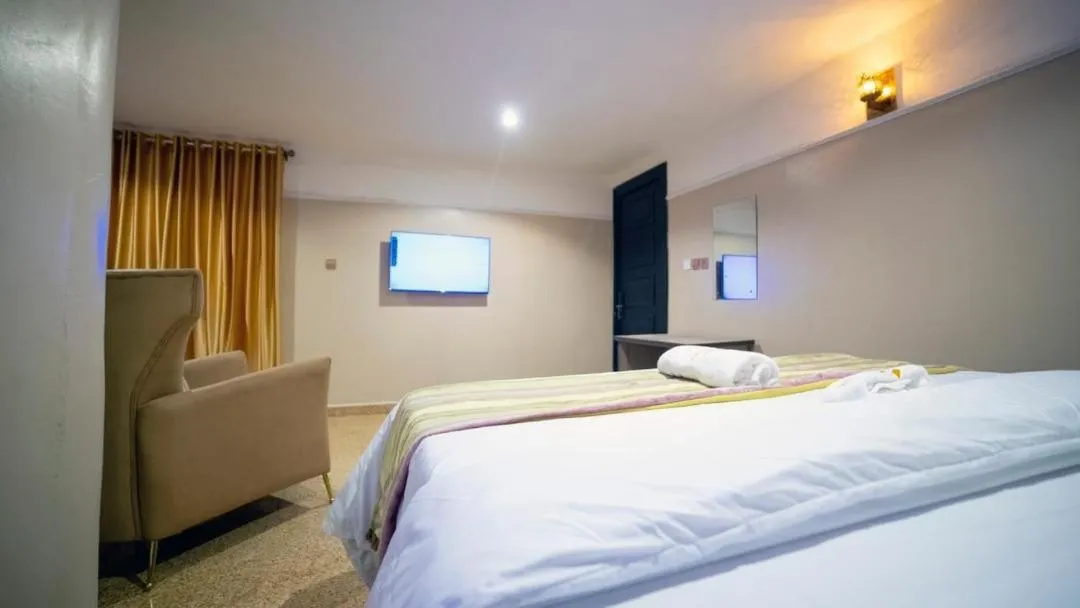 Bed in Ikeja Airport View