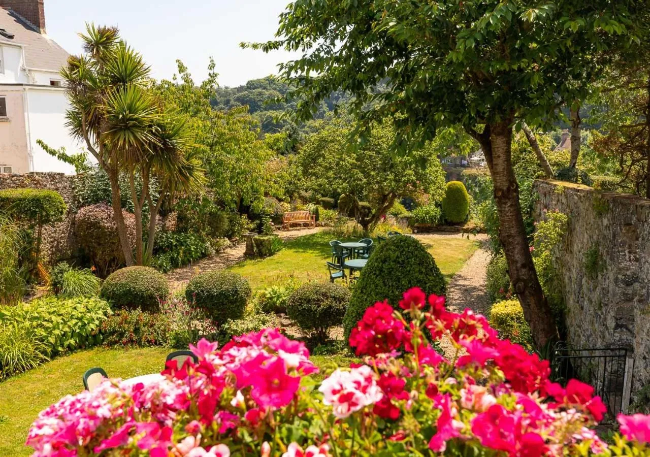 Garden in Pandora Hotel