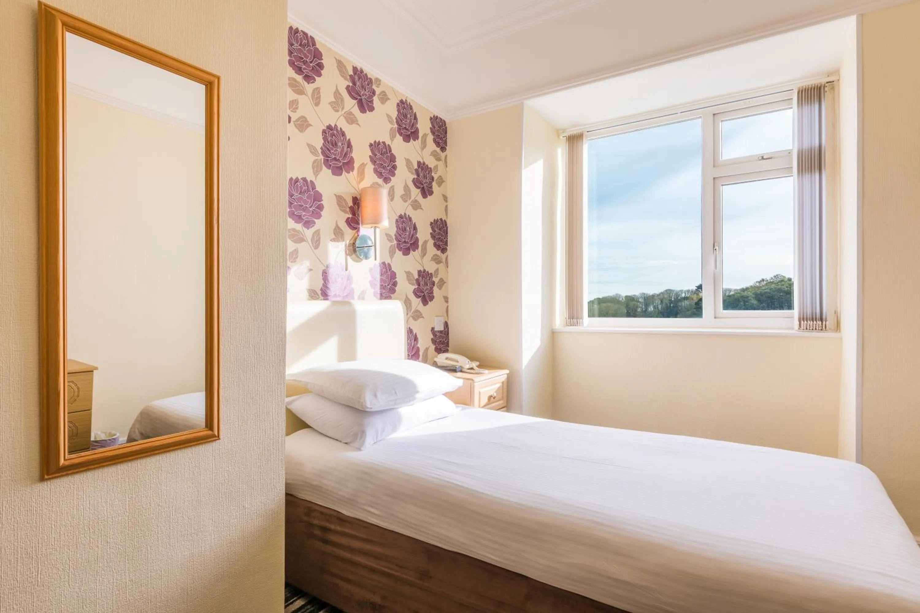 Bedroom, Bed in Pandora Hotel