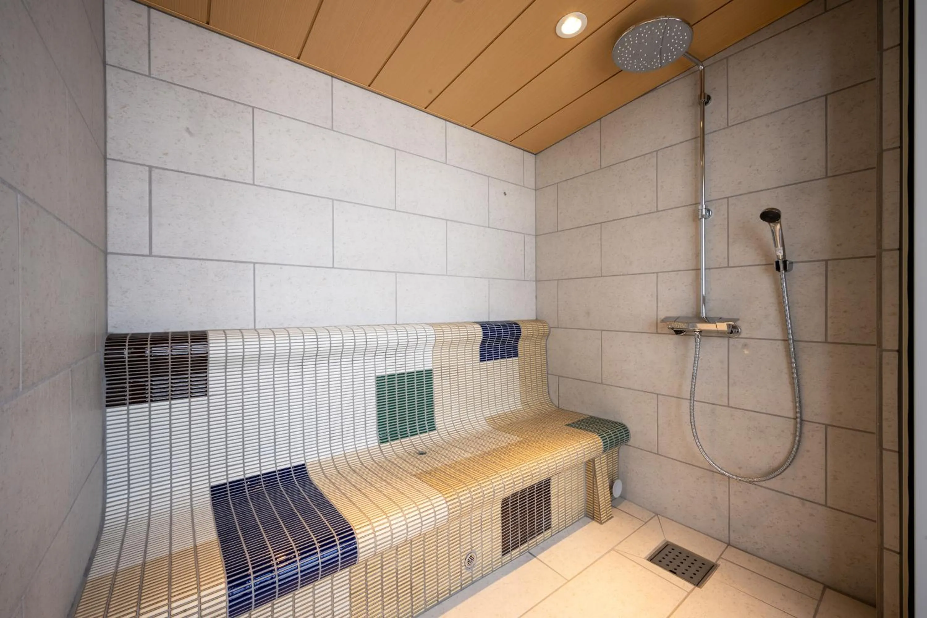 Shower, Bed in Tofuya Ryokan, Onogawa Onsen, Sauna, Barrier-free