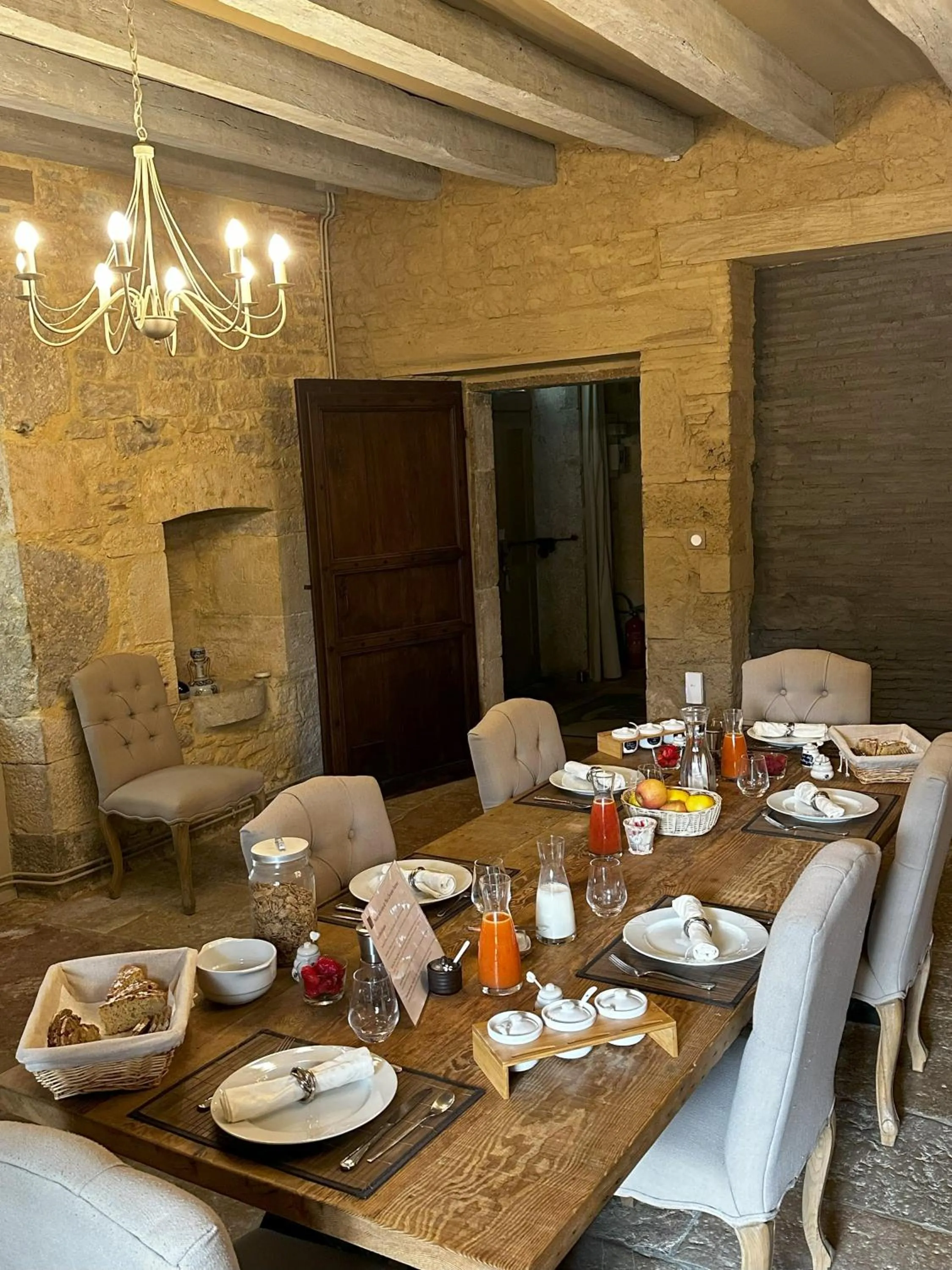 Breakfast in Les Hauts de Sauliès - Chambre et Table d'Hôtes de charme