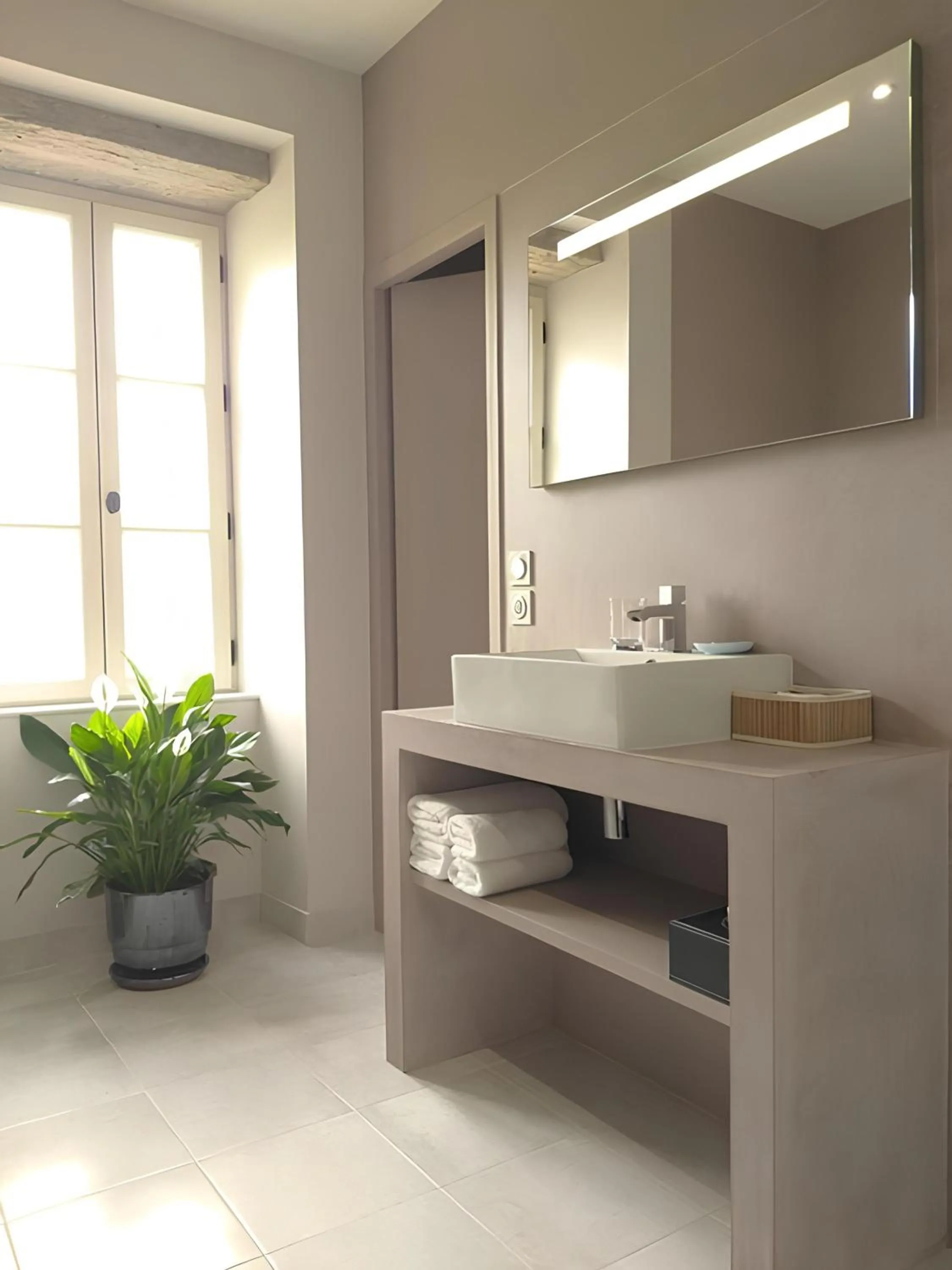 Bathroom in Les Hauts de Sauliès - Chambre et Table d'Hôtes de charme