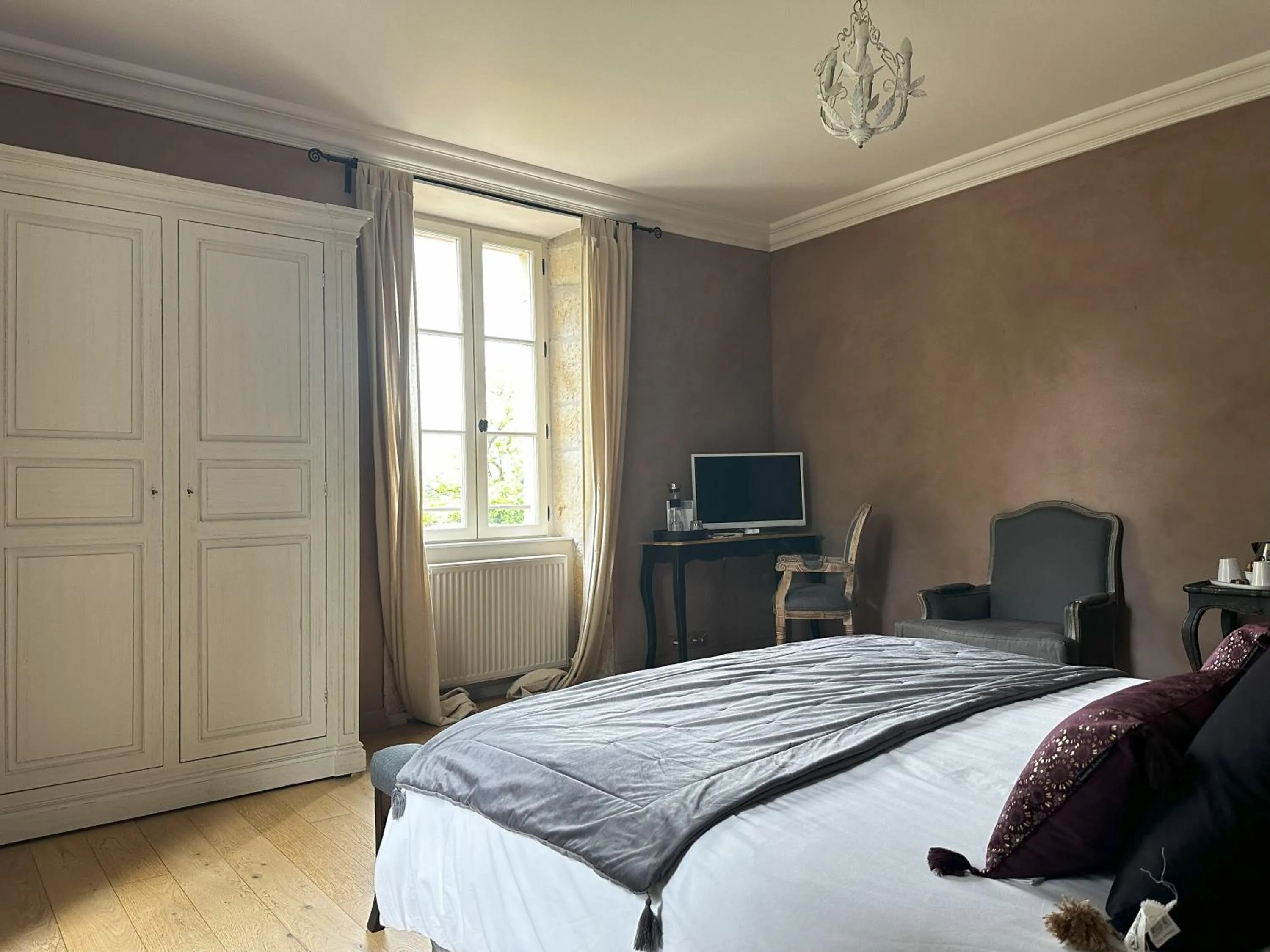 Bedroom, Bed in Les Hauts de Sauliès - Chambre et Table d'Hôtes de charme
