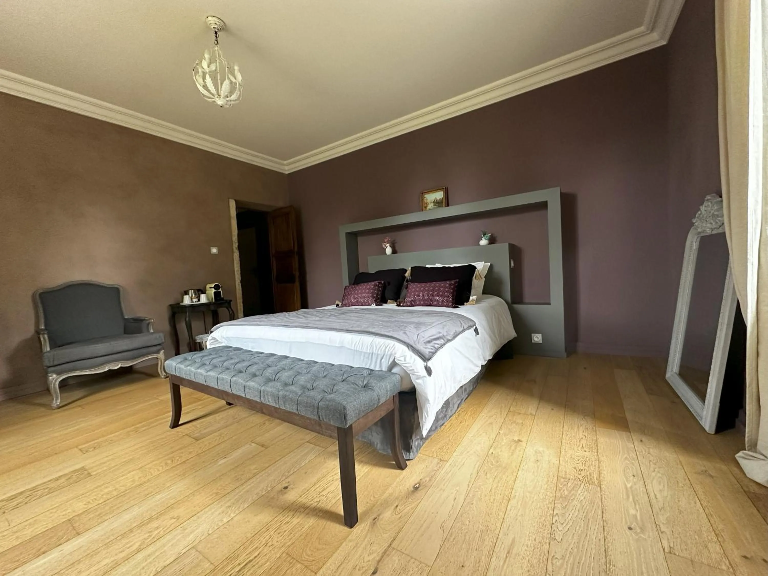 Bedroom, Bed in Les Hauts de Sauliès - Chambre et Table d'Hôtes de charme