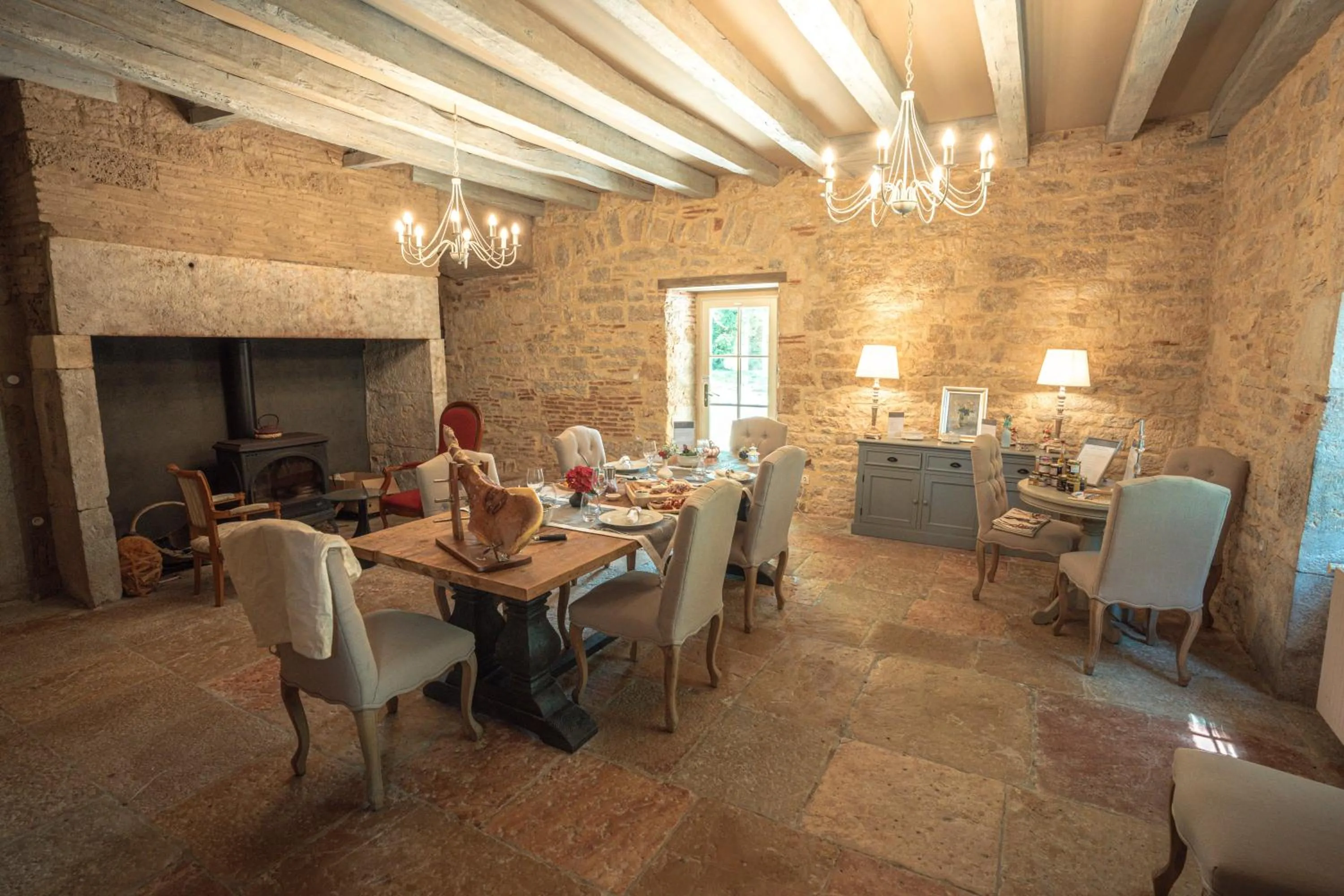 Restaurant/places to eat in Les Hauts de Sauliès - Chambre et Table d'Hôtes de charme
