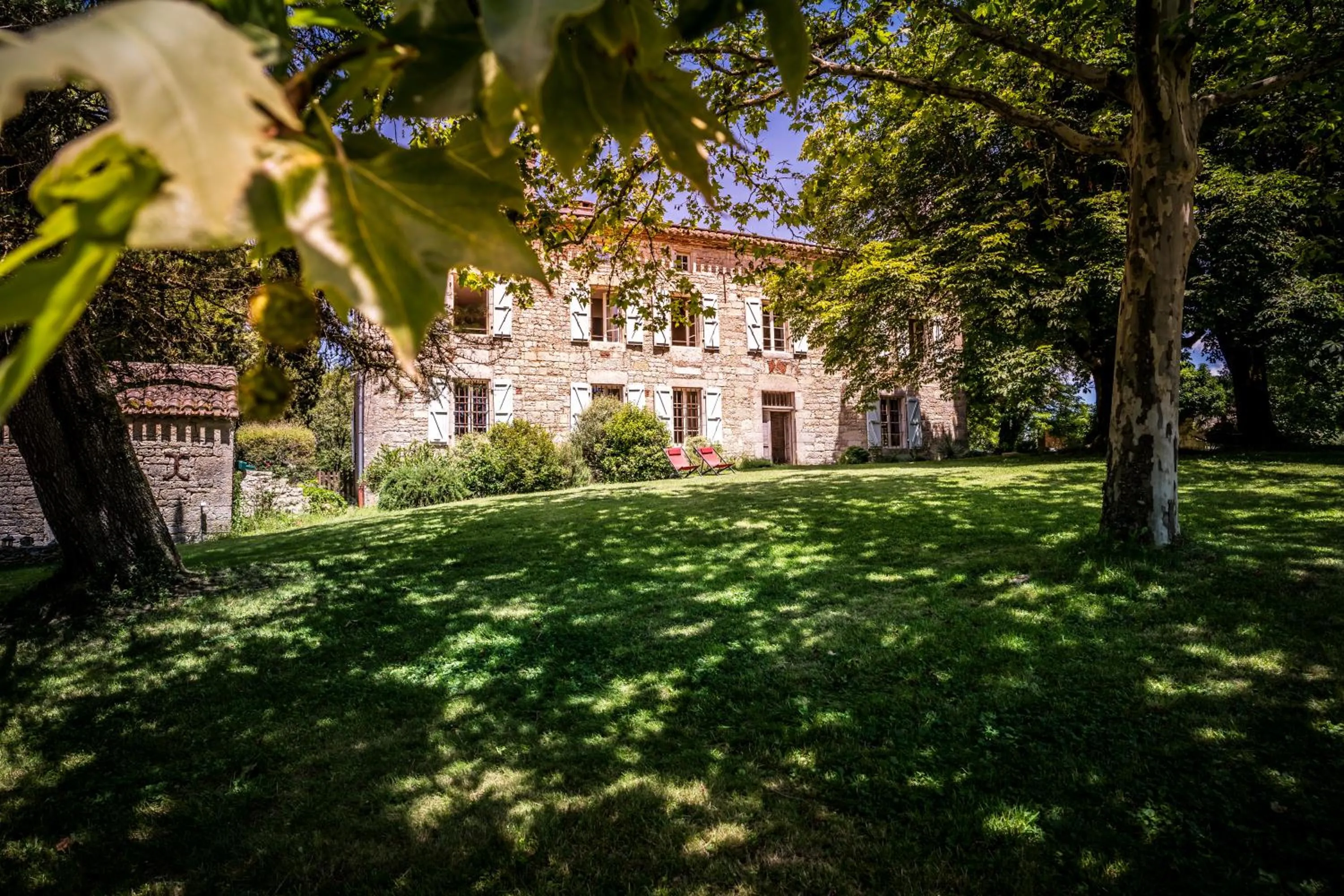 Property building in Les Hauts de Sauliès - Chambre et Table d'Hôtes de charme