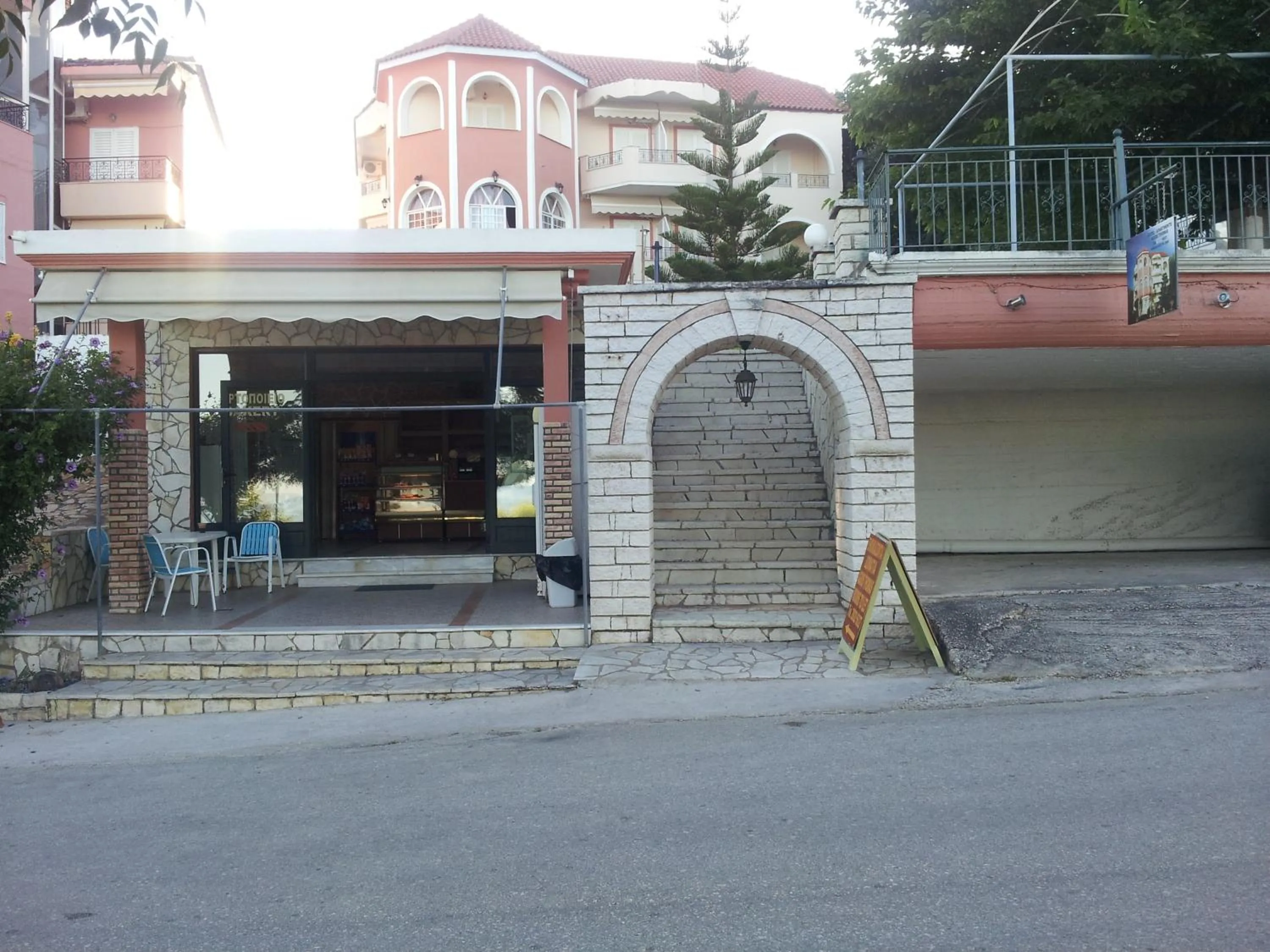 Facade/entrance in Hotel Agios Thomas