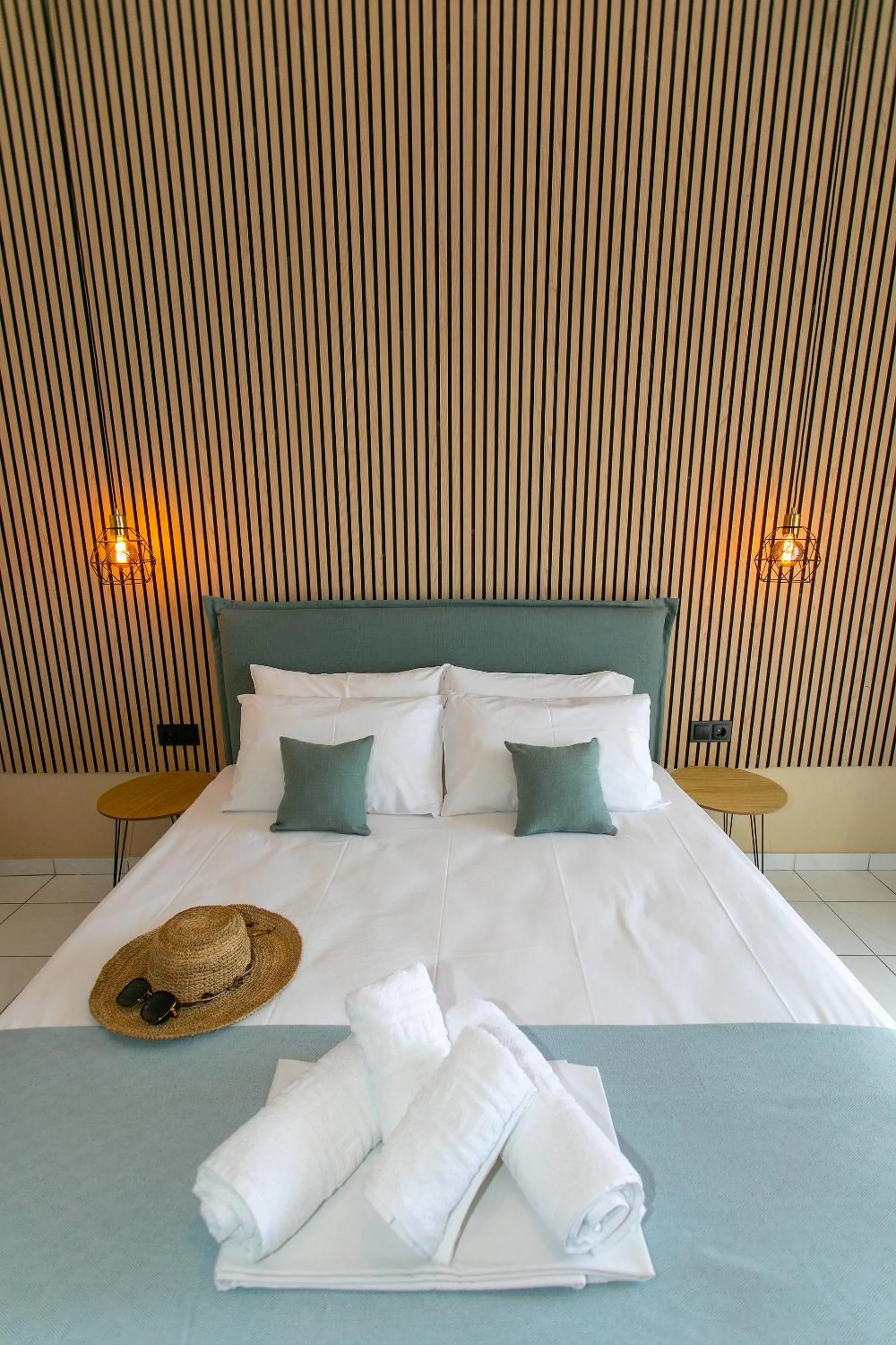 Bed in Hotel Agios Thomas