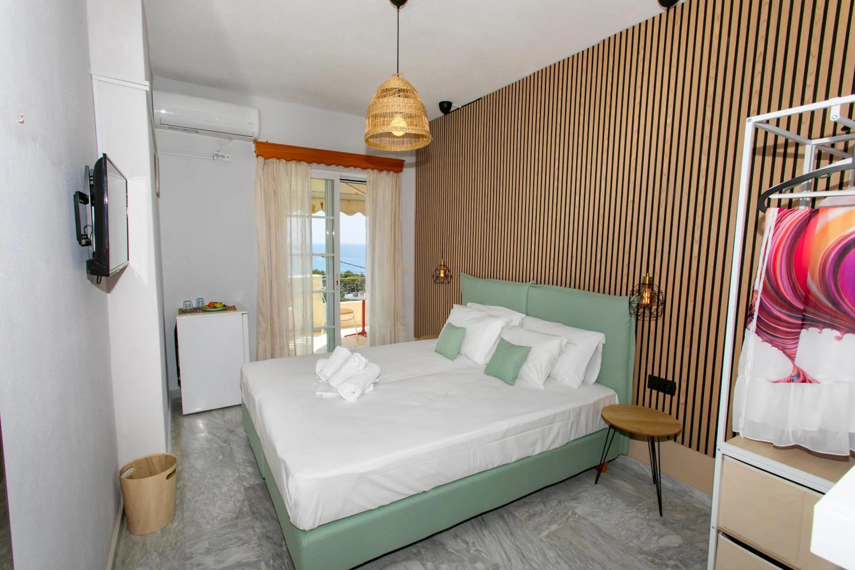 Bed in Hotel Agios Thomas