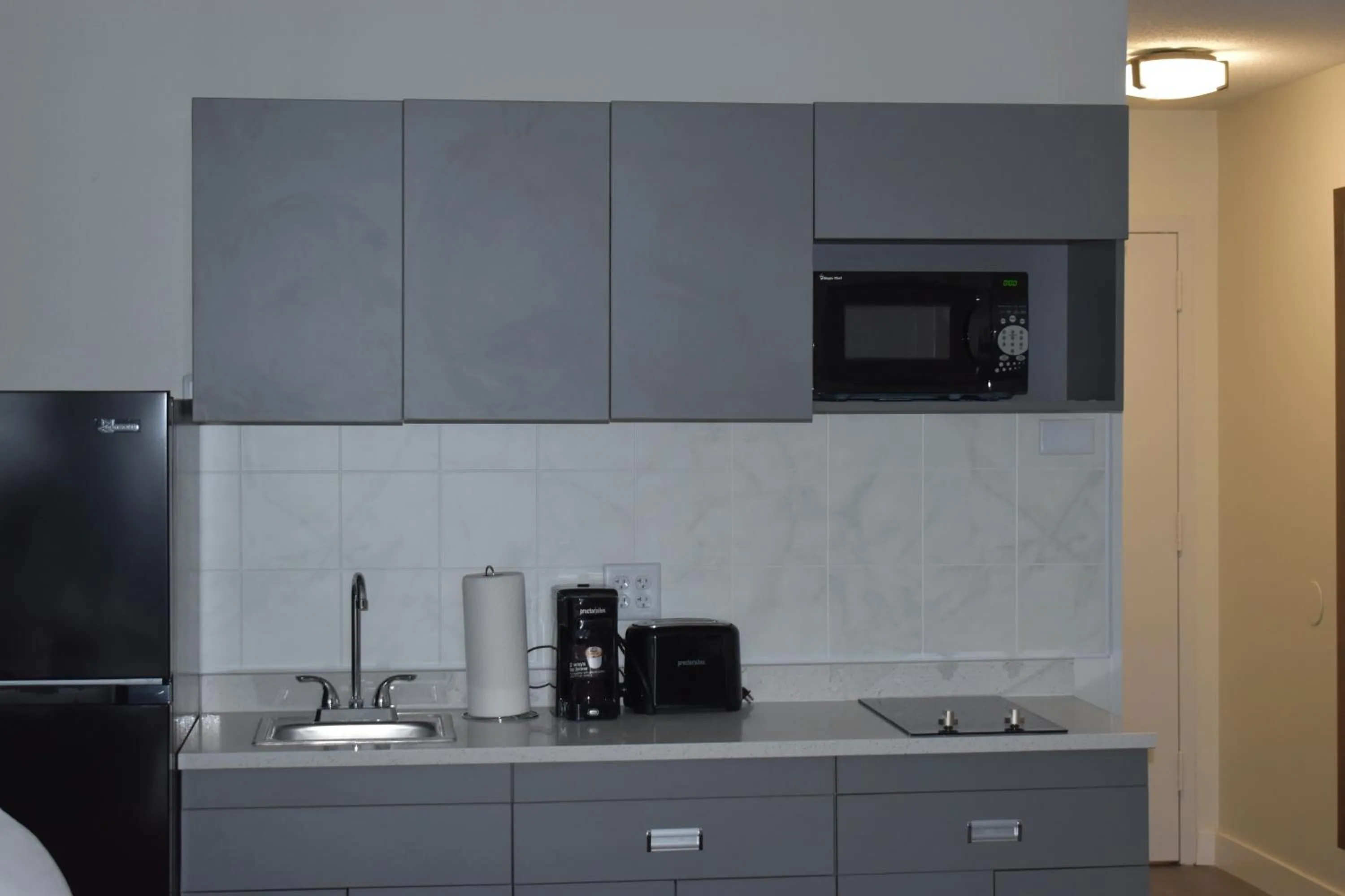 Kitchen or kitchenette in MainStay Suites MSP Airport - Mall of America