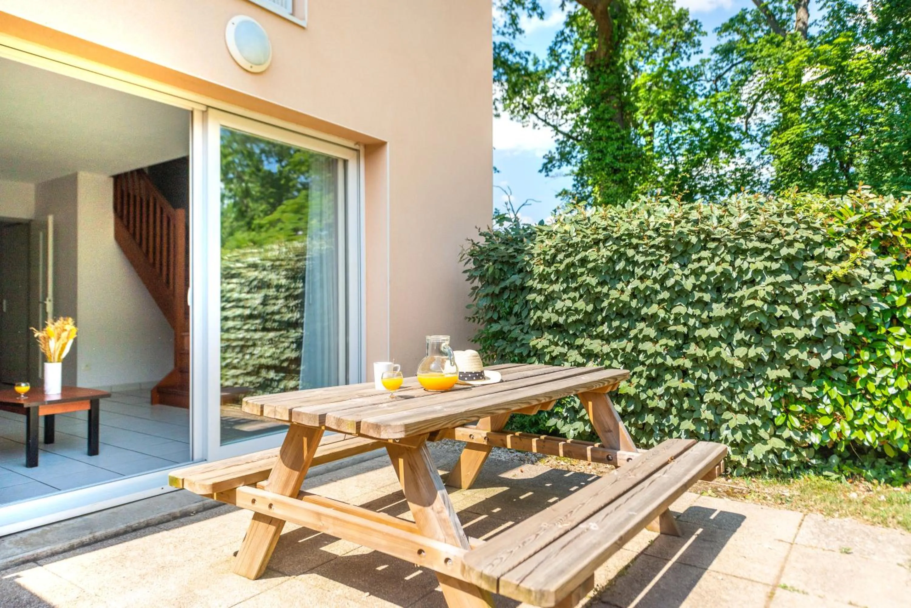 Patio in Comfort Aparthotel Nantes La Beaujoire