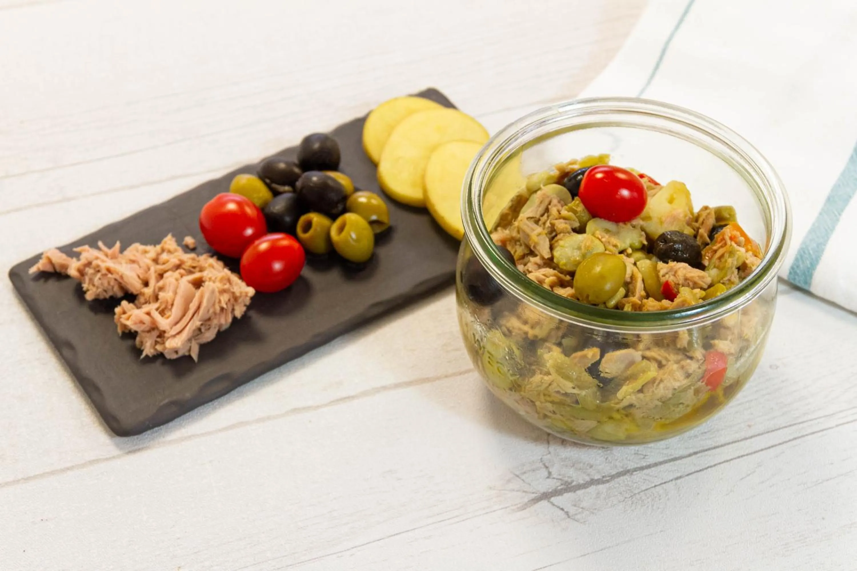 Lunch in Comfort Aparthotel Nantes La Beaujoire