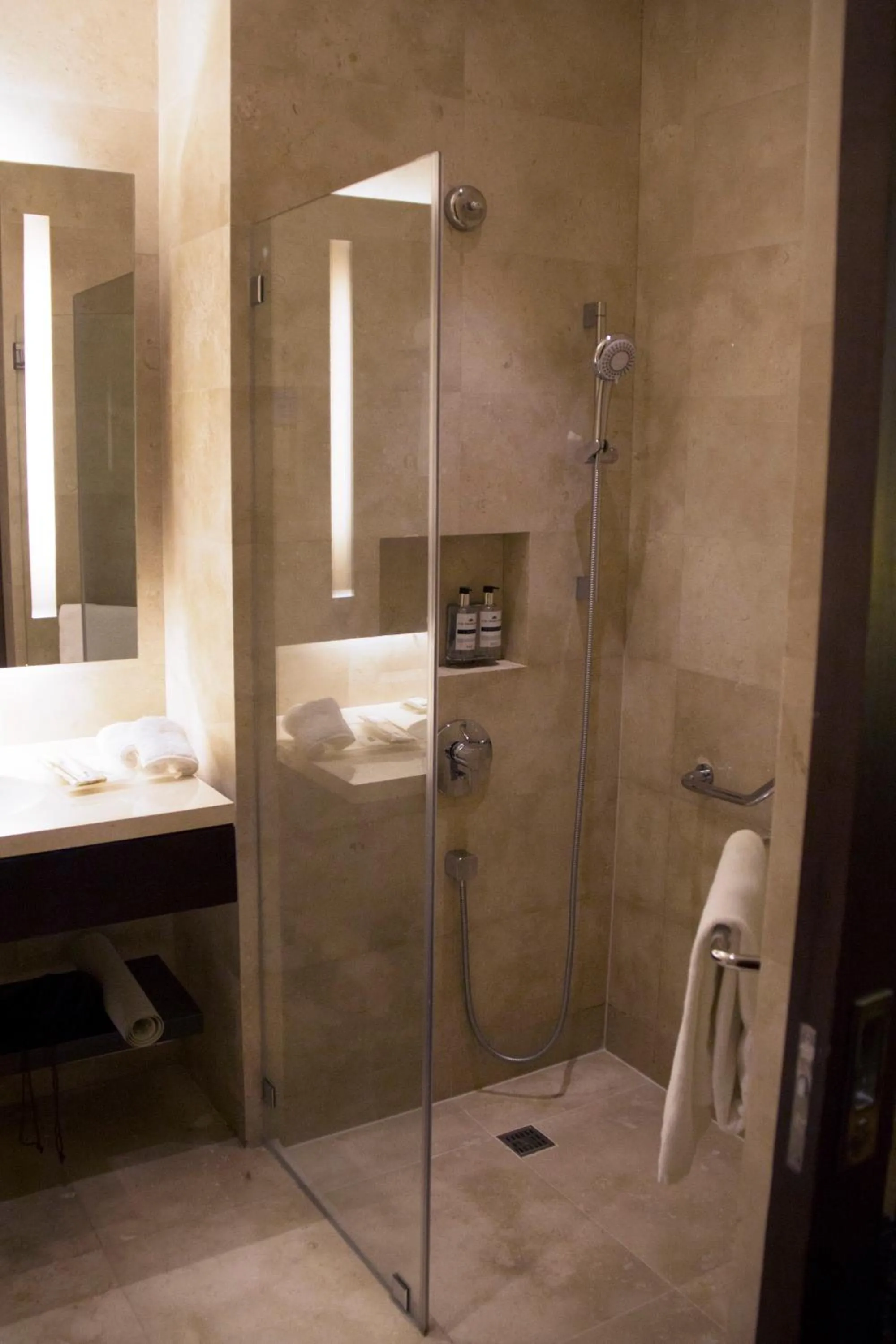 Bathroom in City Garden Grand Hotel