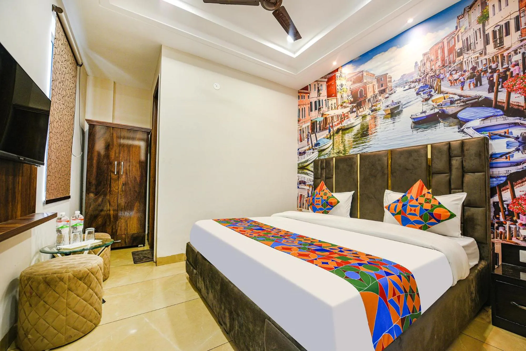 Bed in FabHotel Globe Inn