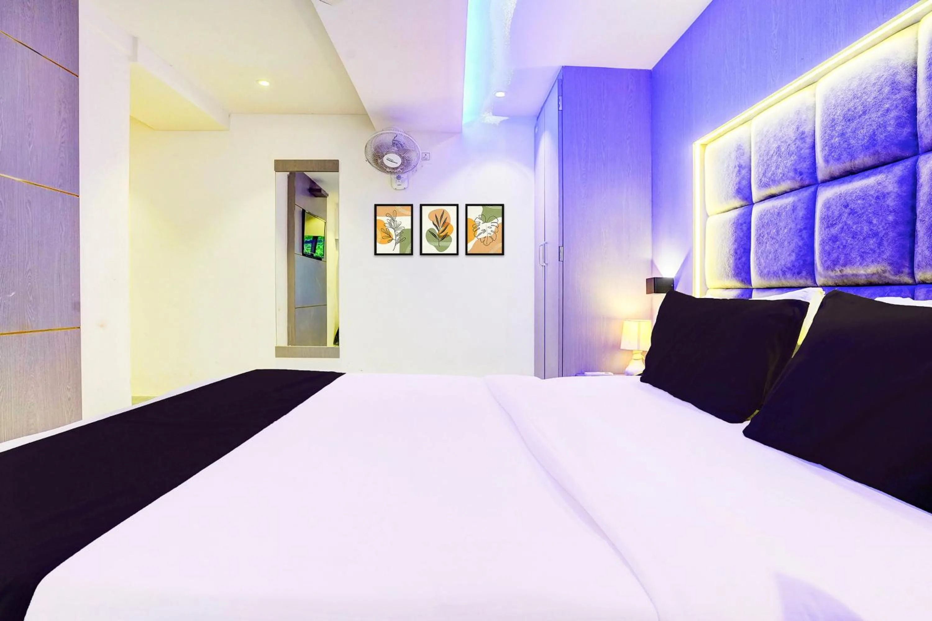 Bedroom in Hotel O Sakinaka Andheri Kurla Road