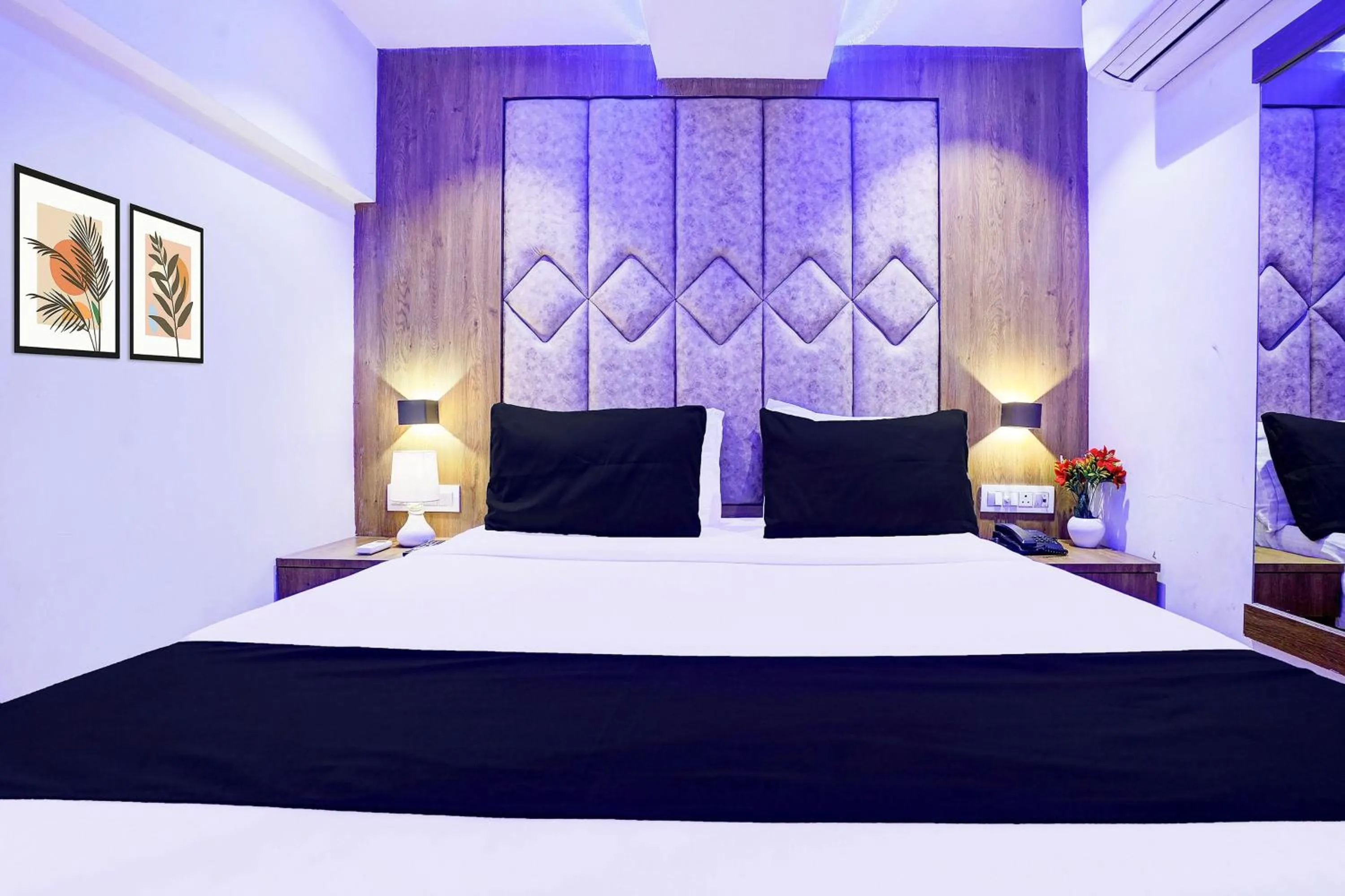 Bedroom in Hotel O Sakinaka Andheri Kurla Road