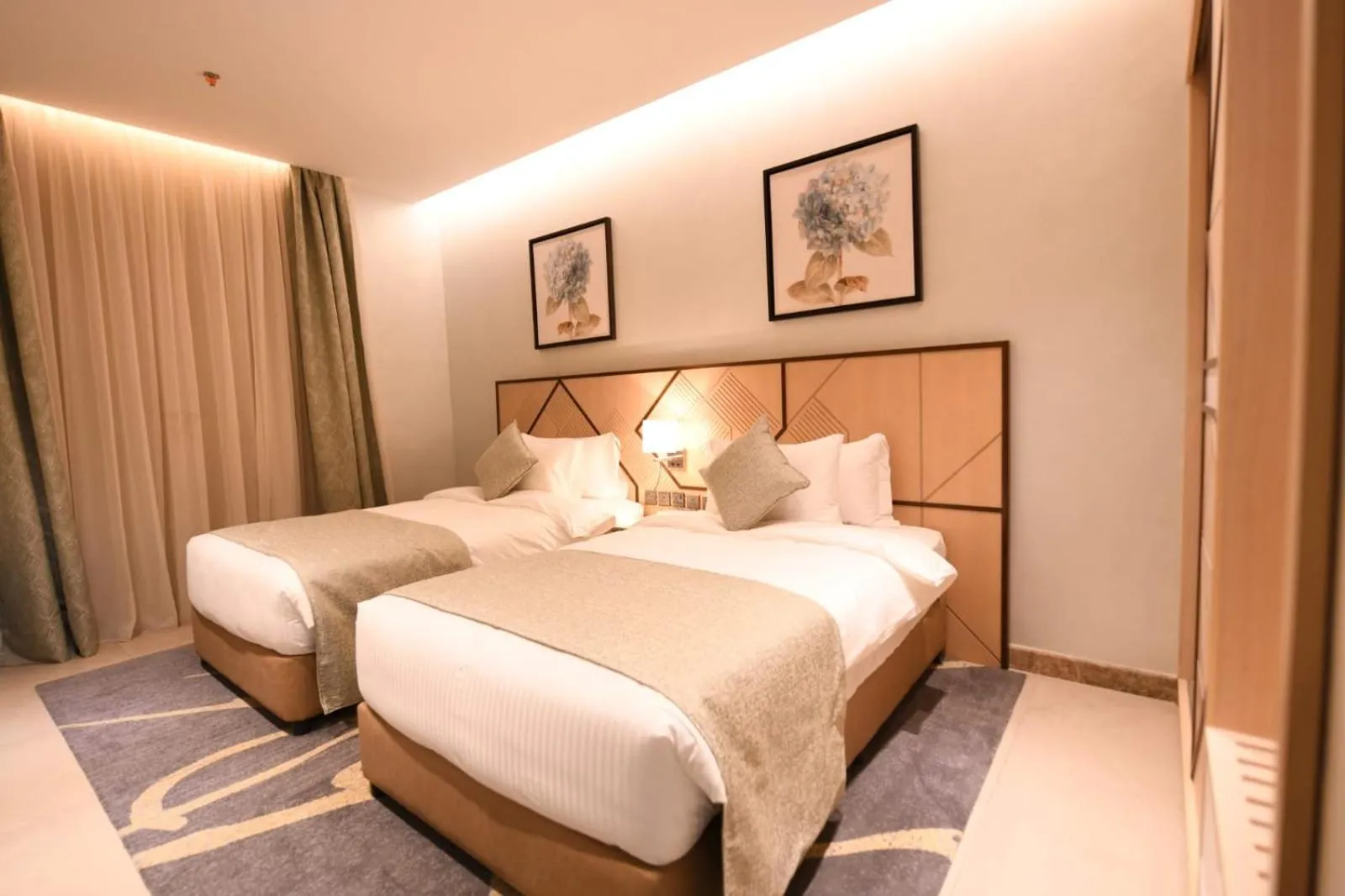 Photo of the whole room, Bed in Renee Hotel