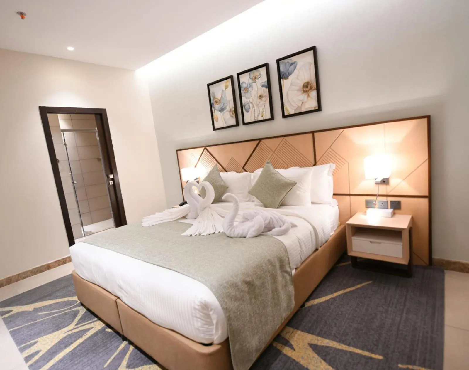 Photo of the whole room, Bed in Renee Hotel